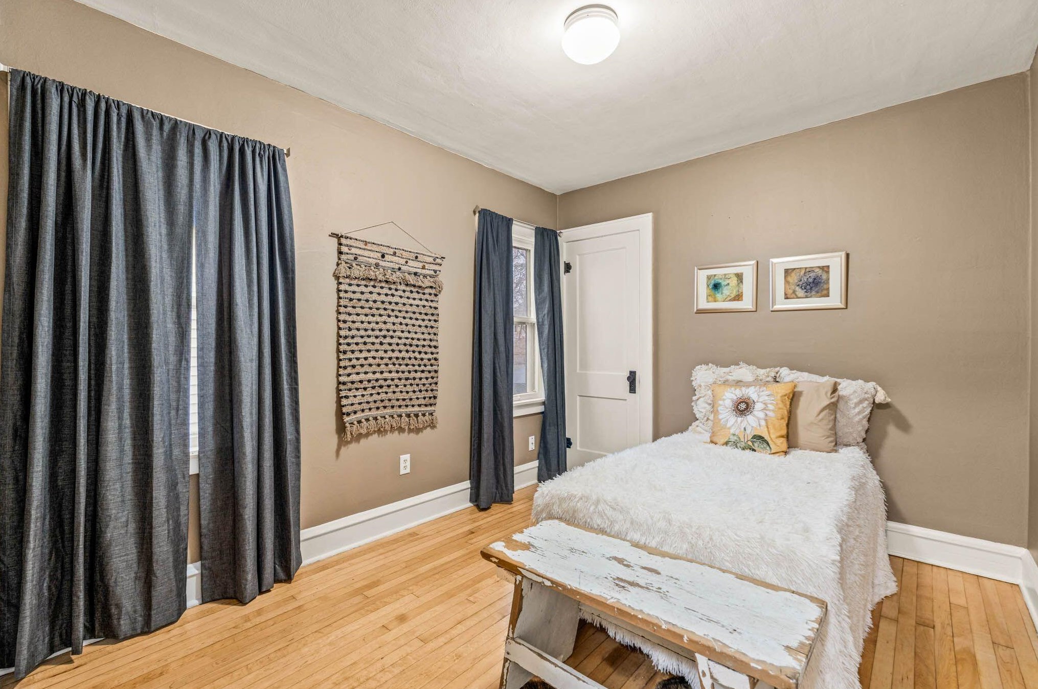 1542 83, Milwaukee WI 53214-4430 exterior