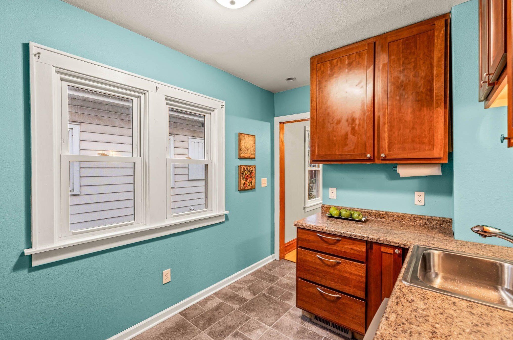 1542 83, Milwaukee WI 53214-4430 exterior