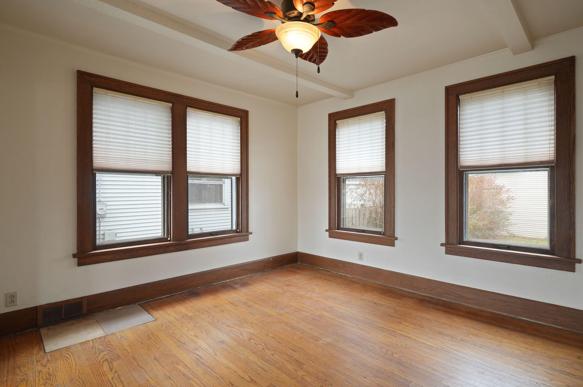 2013 Quincy Ave, Racine WI 53403-4232 exterior