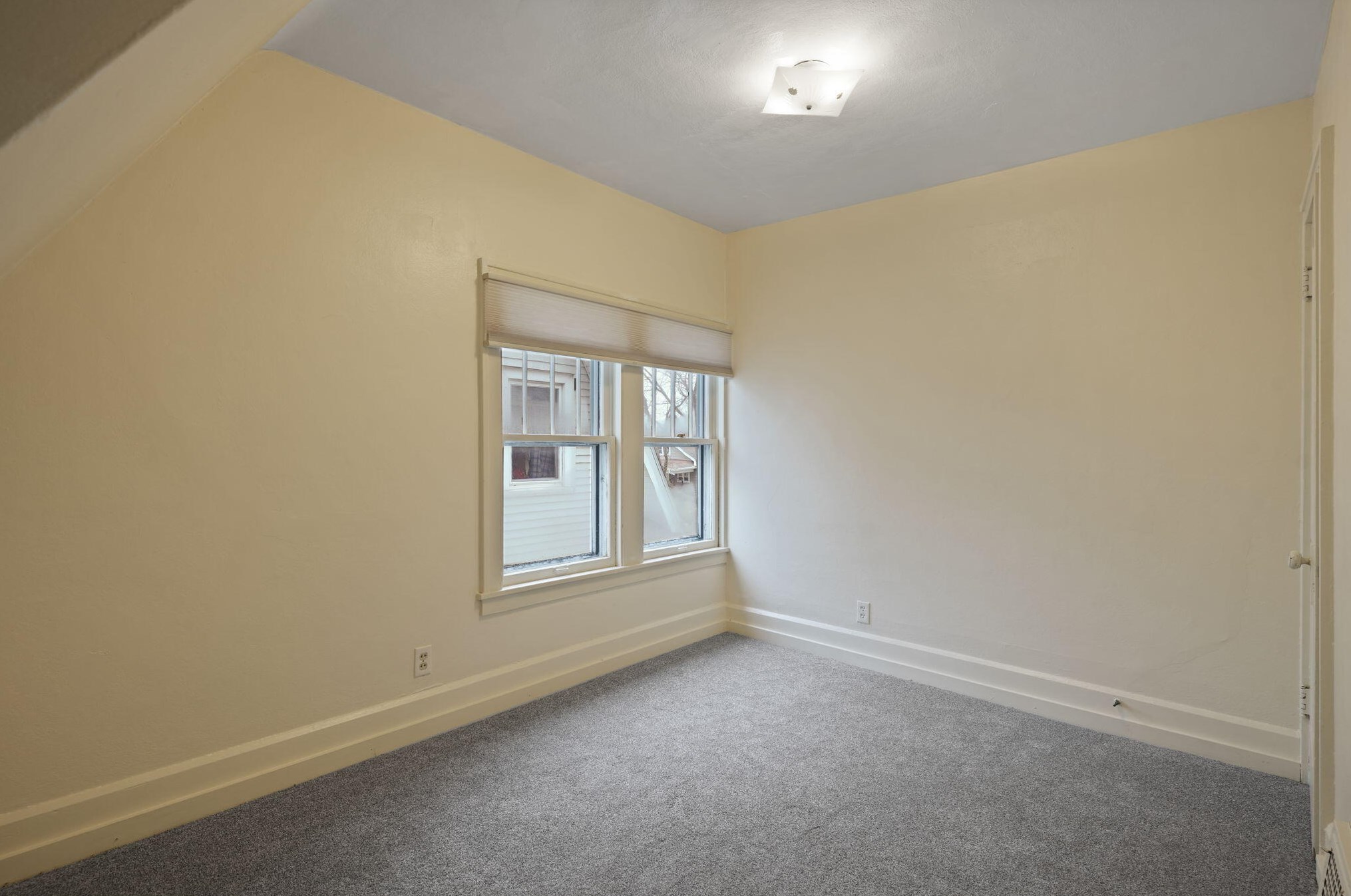 2013 Quincy Ave, Racine WI 53403-4232 exterior