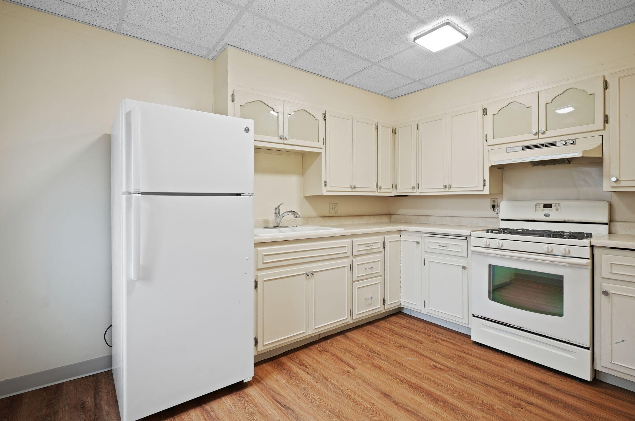 2013 Quincy Ave, Racine WI 53403-4232 exterior