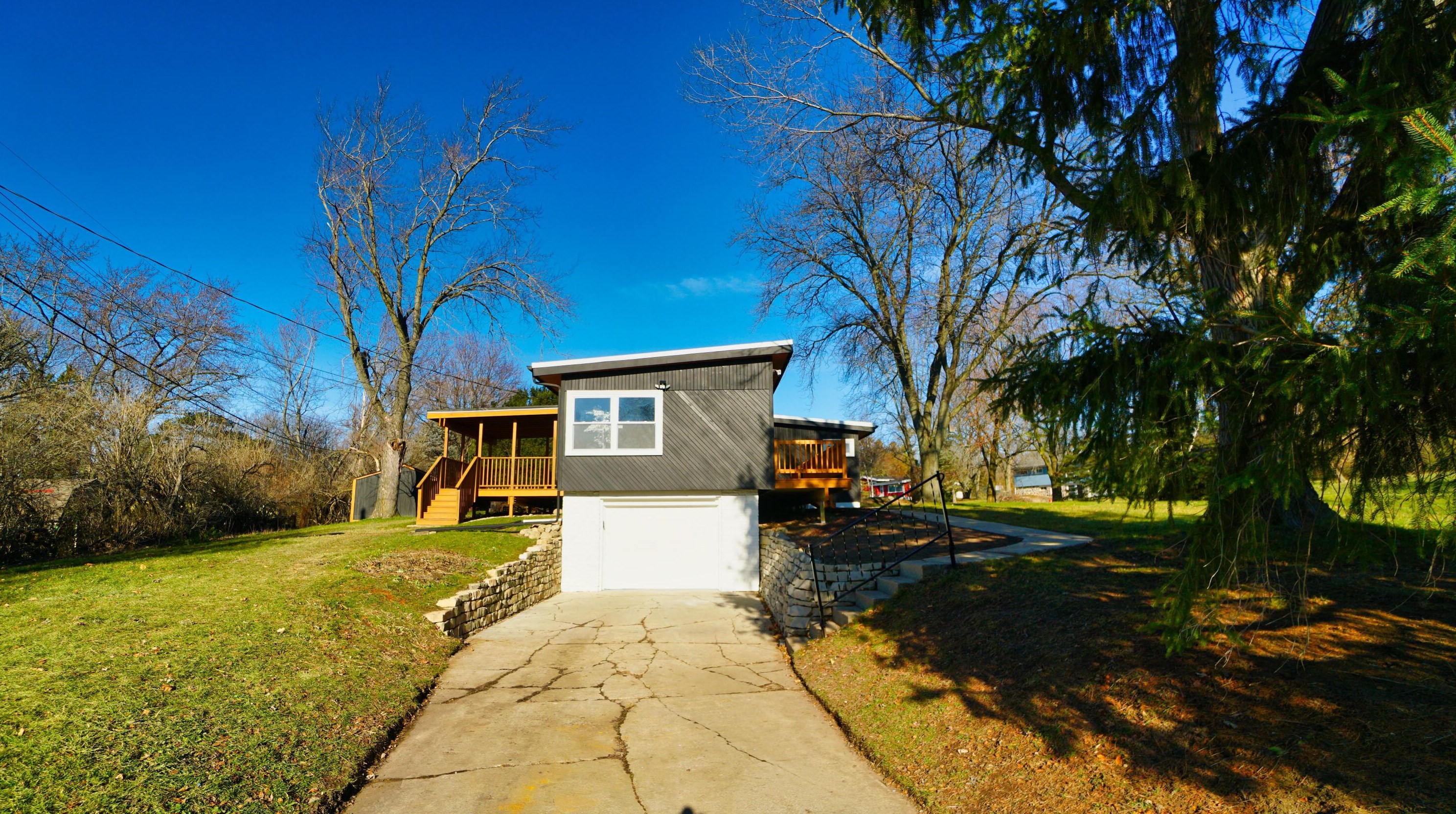 3845 144th St, Brookfield WI  53005-2364 exterior