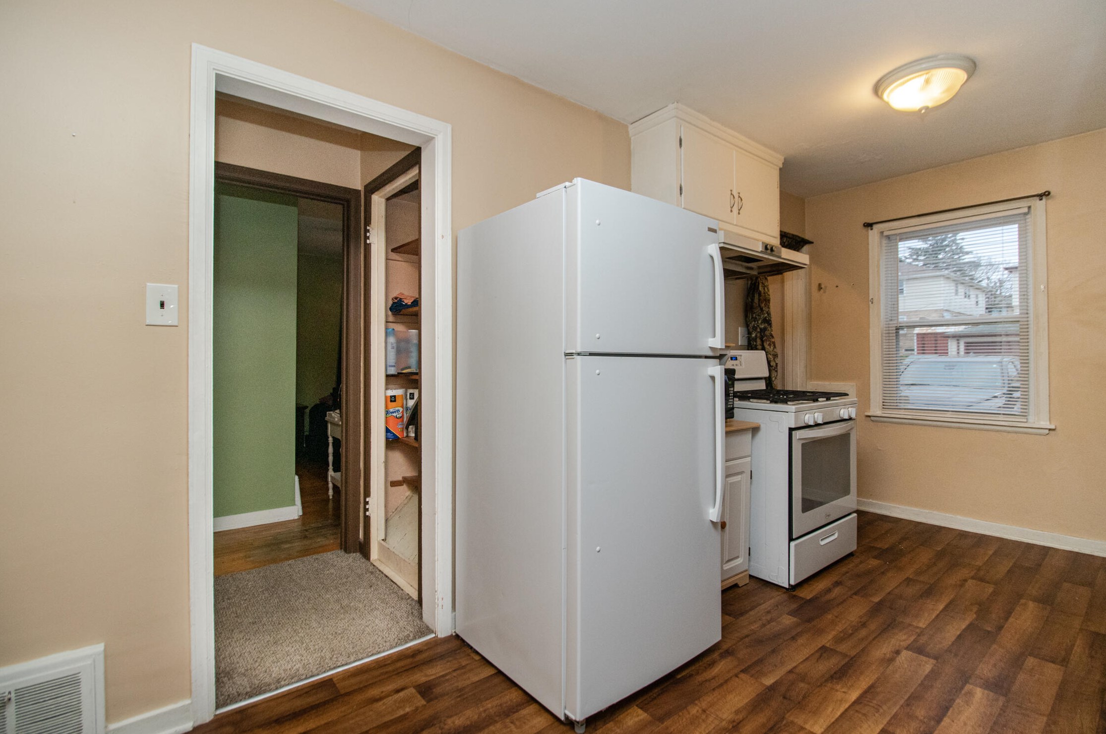 4020 92, Milwaukee WI 53228-2130 exterior