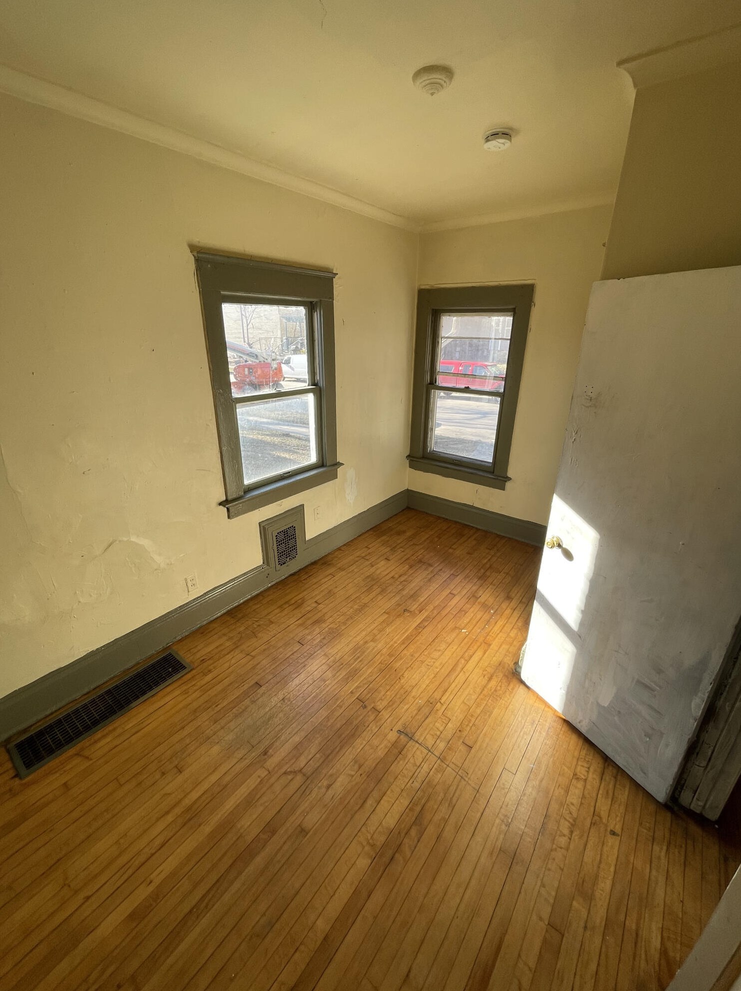 2028 32nd St, Milwaukee WI  53215-2109 exterior