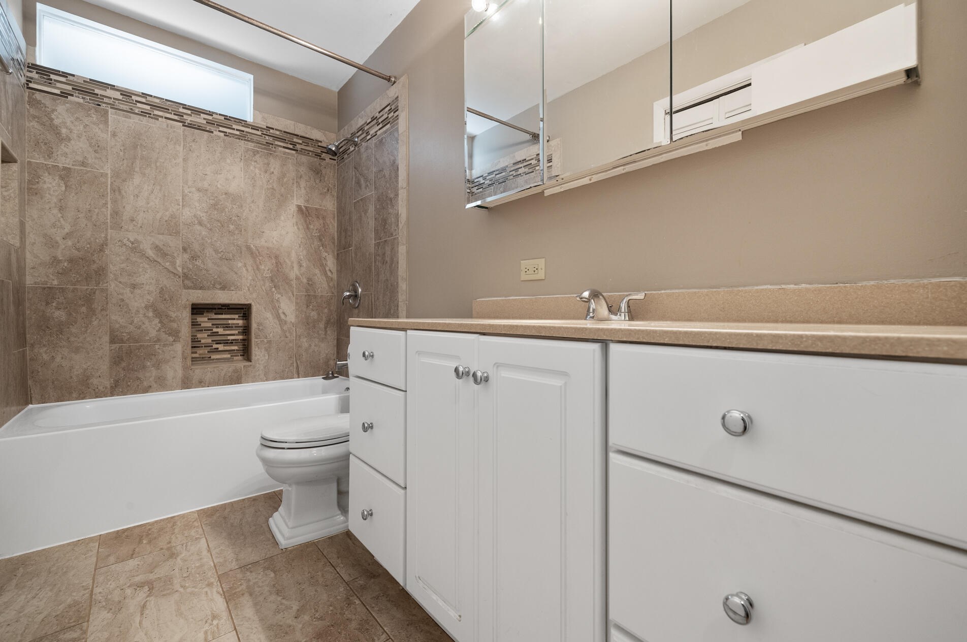 3329 103rd St, Kenosha WI  53158-4025 exterior