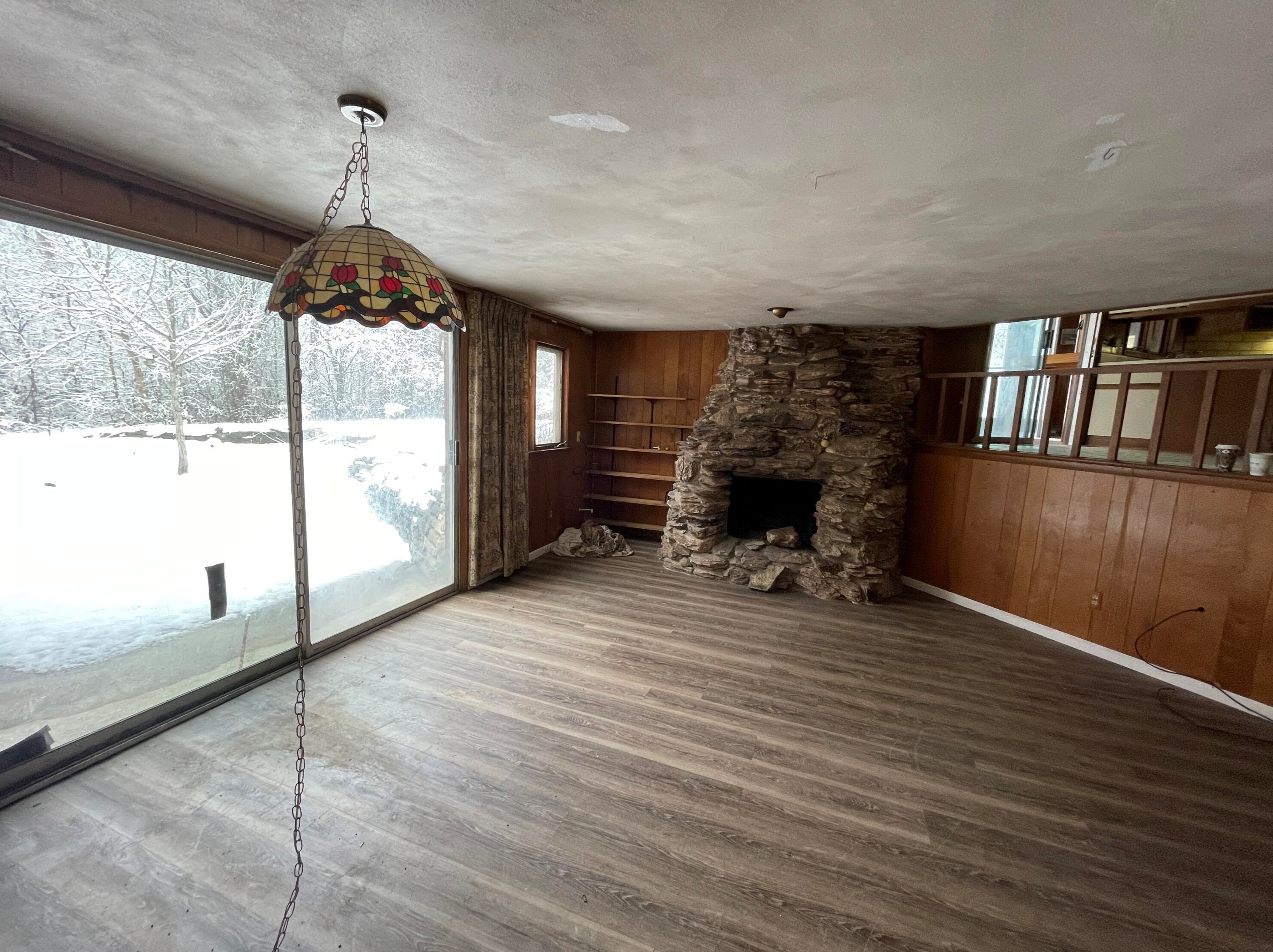 9505 Pheasant Ln, Milwaukee WI  53217-1125 exterior