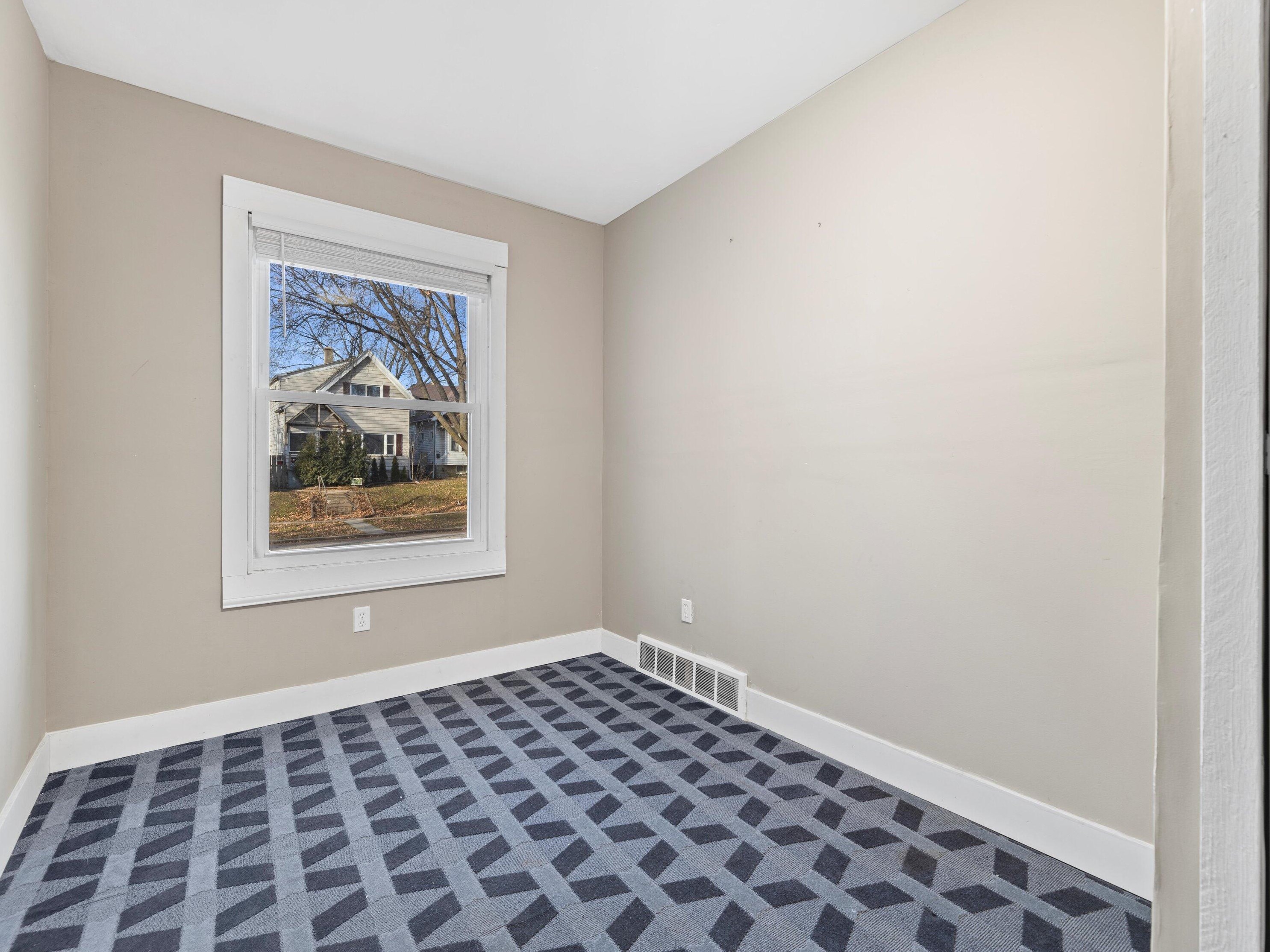 5032 32nd St, Milwaukee WI  53209-5428 exterior