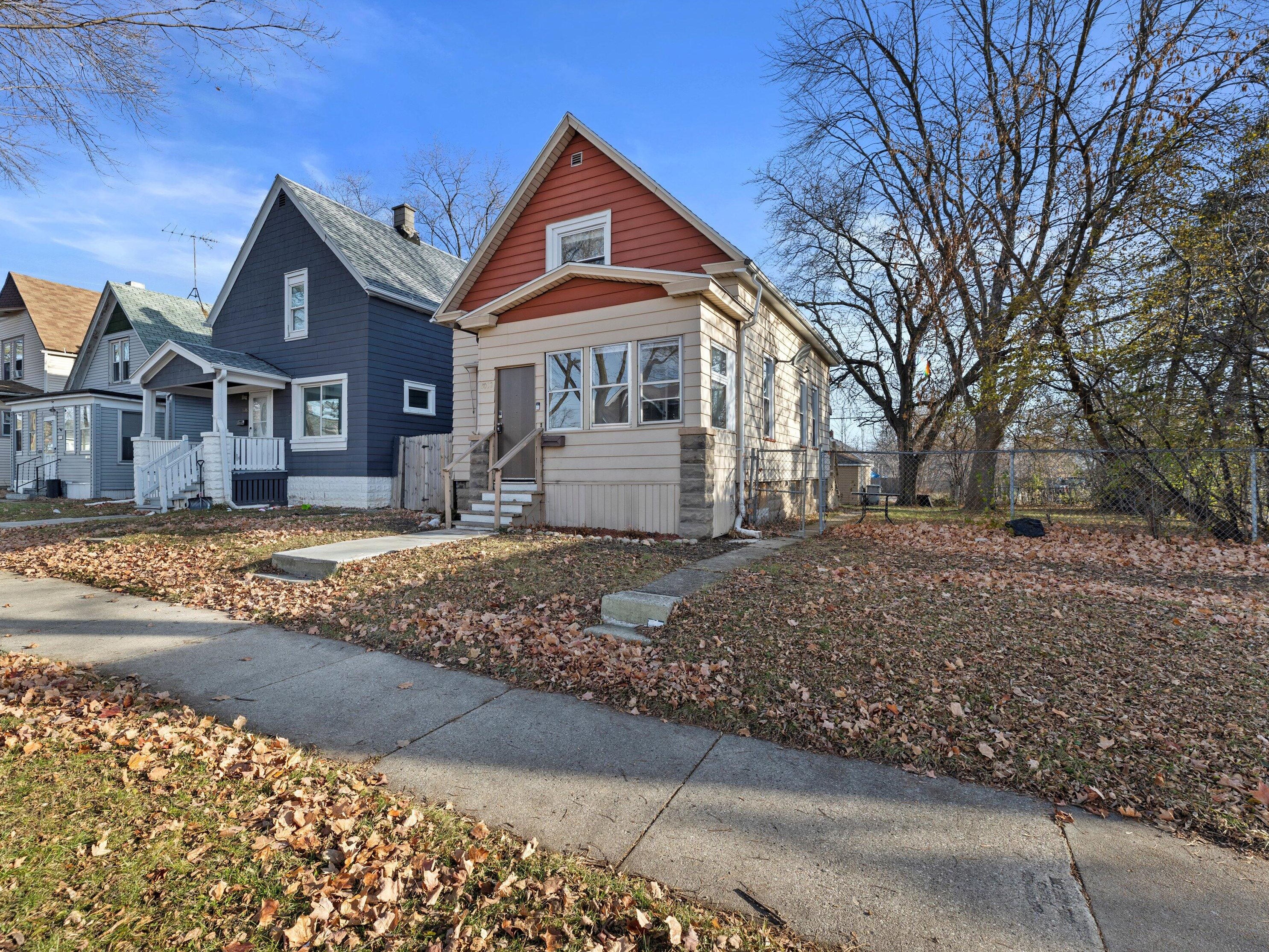 5032 32nd St, Milwaukee WI  53209-5428 exterior