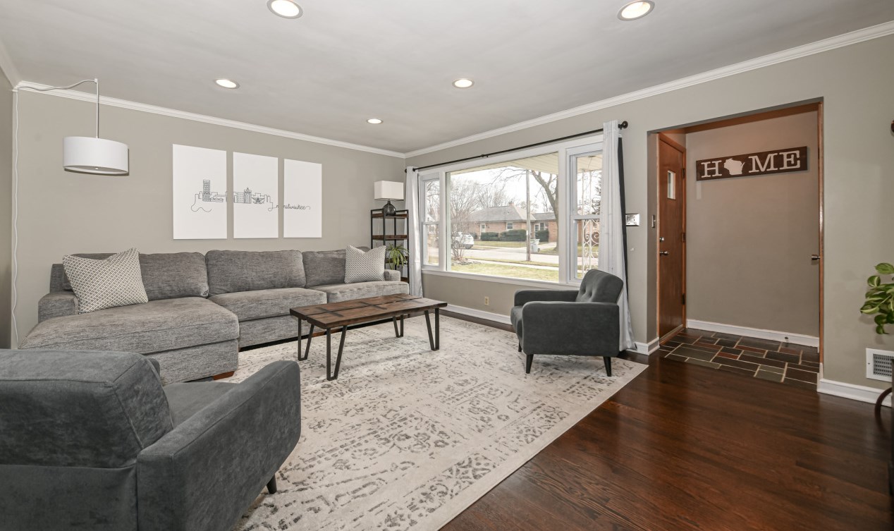 9720 Concordia Ave, Milwaukee WI  53222-3440 exterior