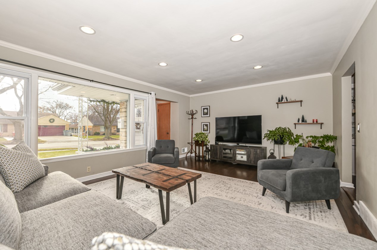 9720 Concordia Ave, Milwaukee WI  53222-3440 exterior