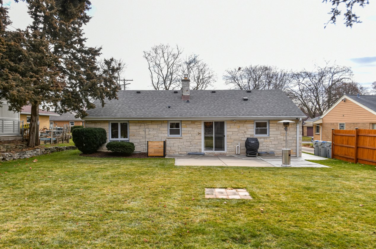 9720 Concordia Ave, Milwaukee WI  53222-3440 exterior