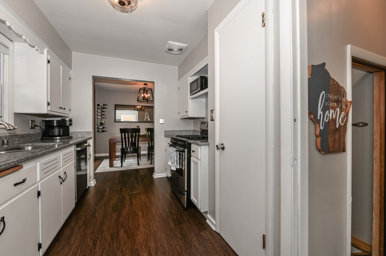 9720 Concordia Ave, Milwaukee WI  53222-3440 exterior