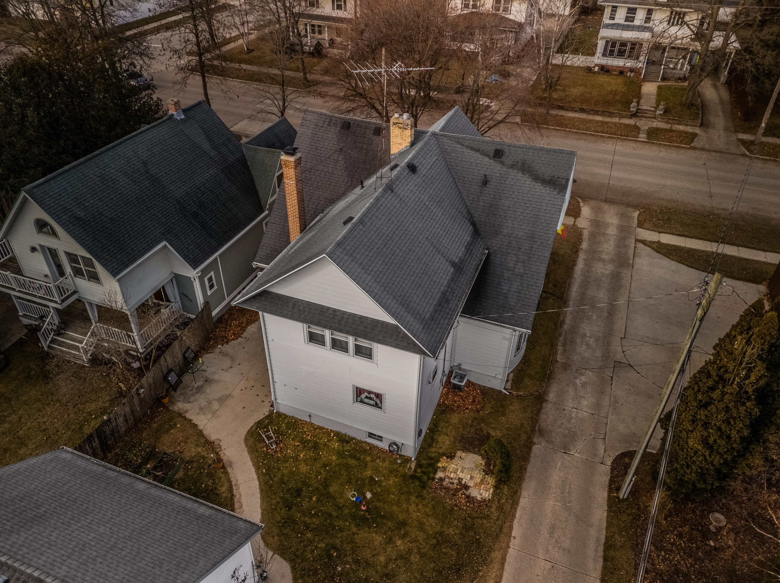 2409 Washington St, Two Rivers WI  54241-2244 exterior