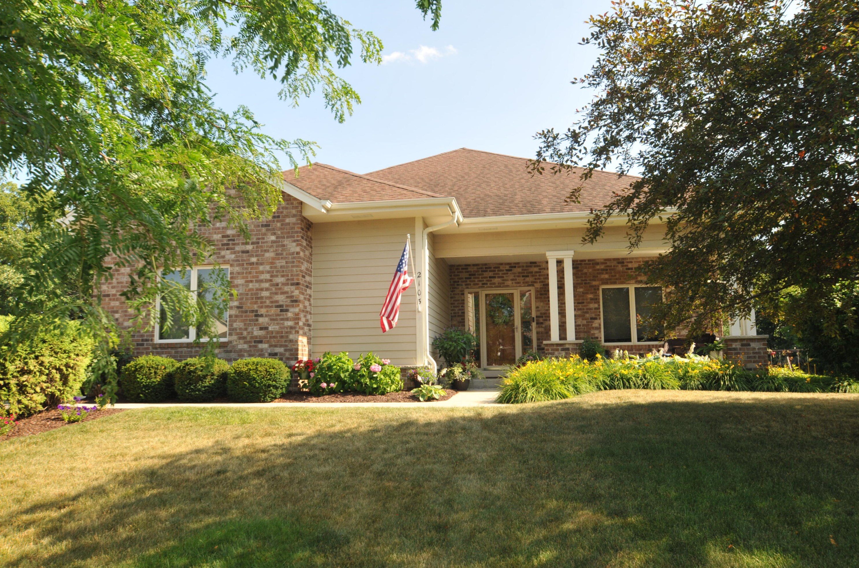 2105 Patrick Ln, Waukesha WI  53188-2688 exterior