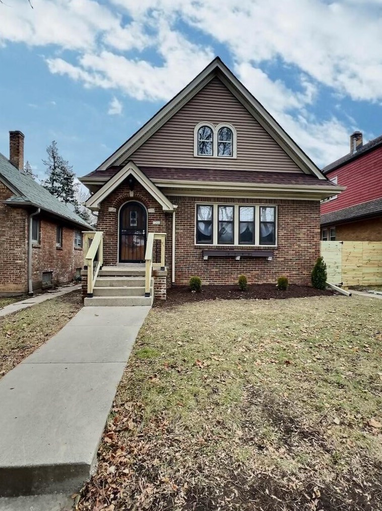 3266 52nd St, Milwaukee WI  53216-3242 exterior