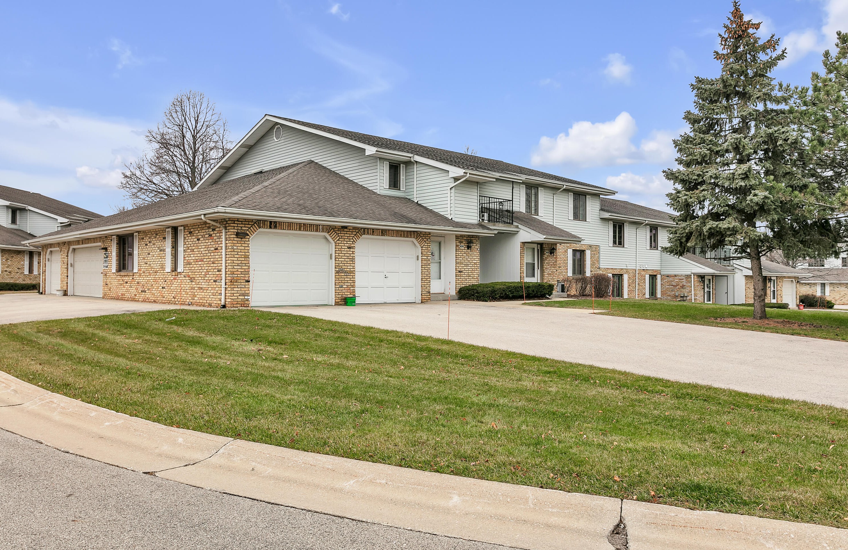 1430 Woodchuck Ct, Racine WI  53406-5739 exterior