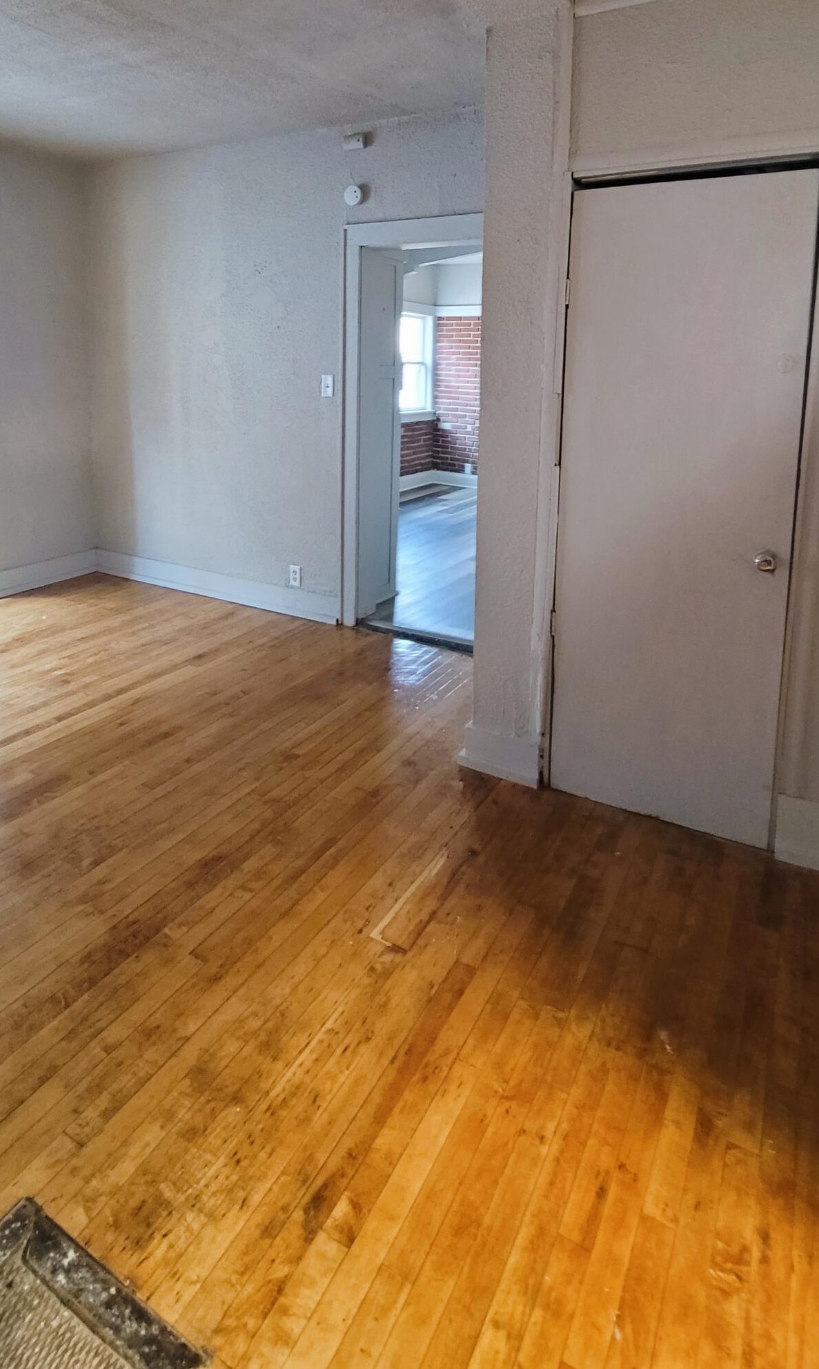 2757 20th St, Milwaukee WI  53215-0037 exterior