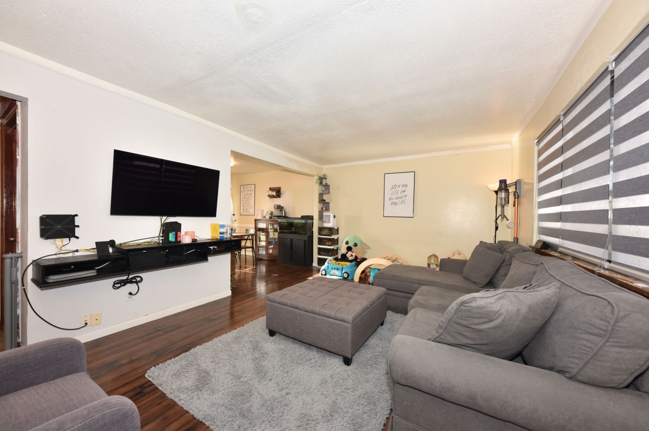 6665 Bourbon St, Milwaukee WI  53224-5151 exterior