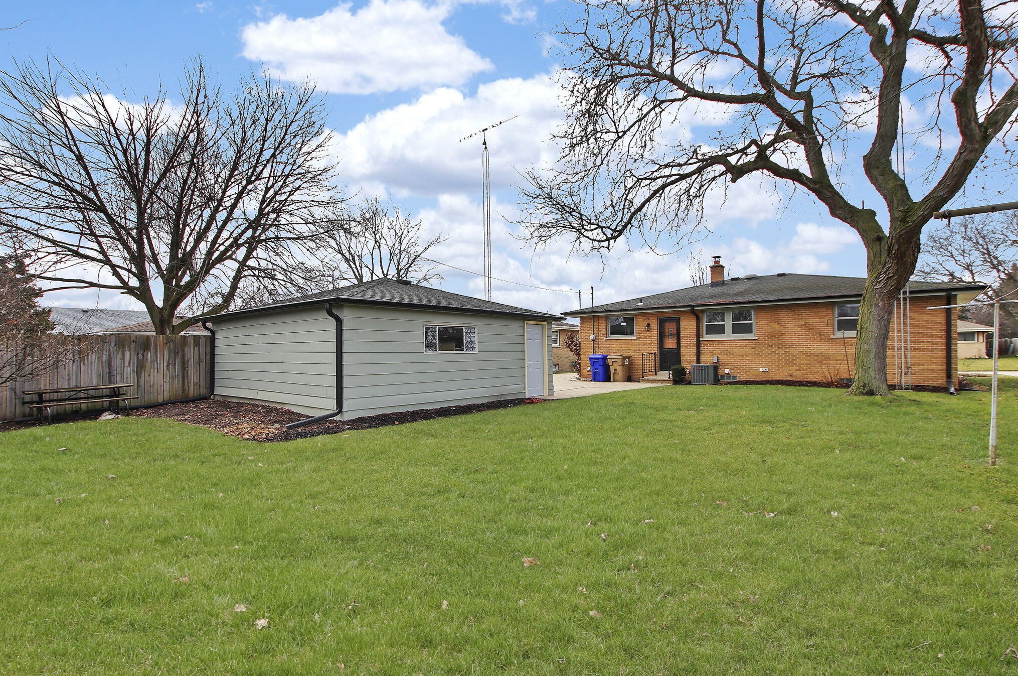 5607 53rd Ave, Kenosha WI  53144-2332 exterior
