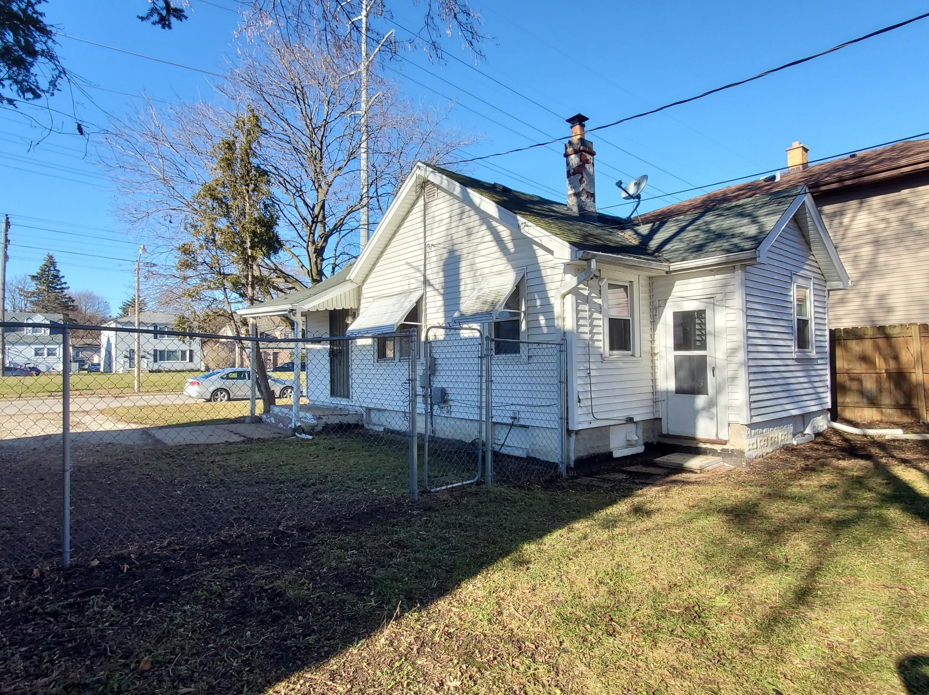 4836 20th St, Milwaukee WI 53205-1551 exterior