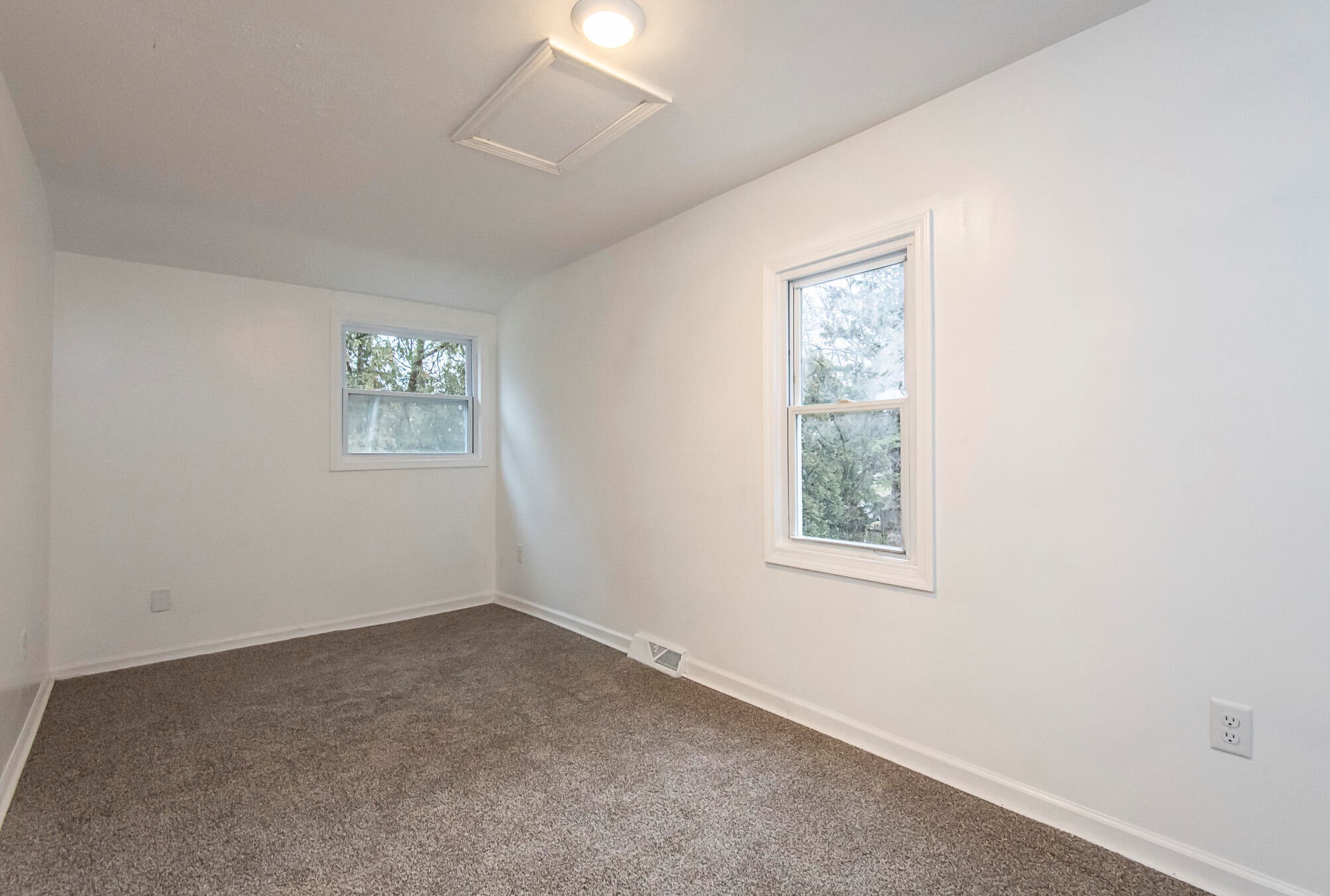 6430 56th St, Milwaukee WI  53223-5948 exterior