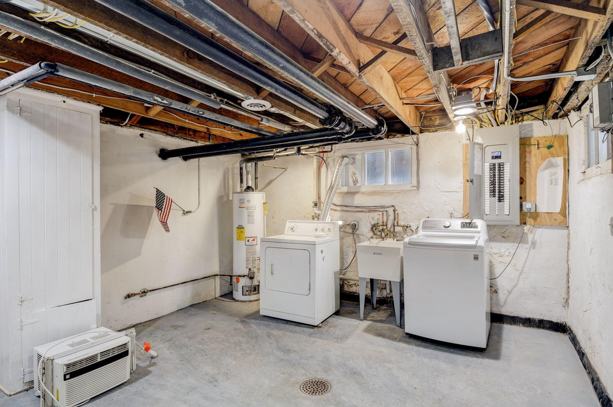 3052 Stowell Ave, Milwaukee WI 53211-2461 exterior