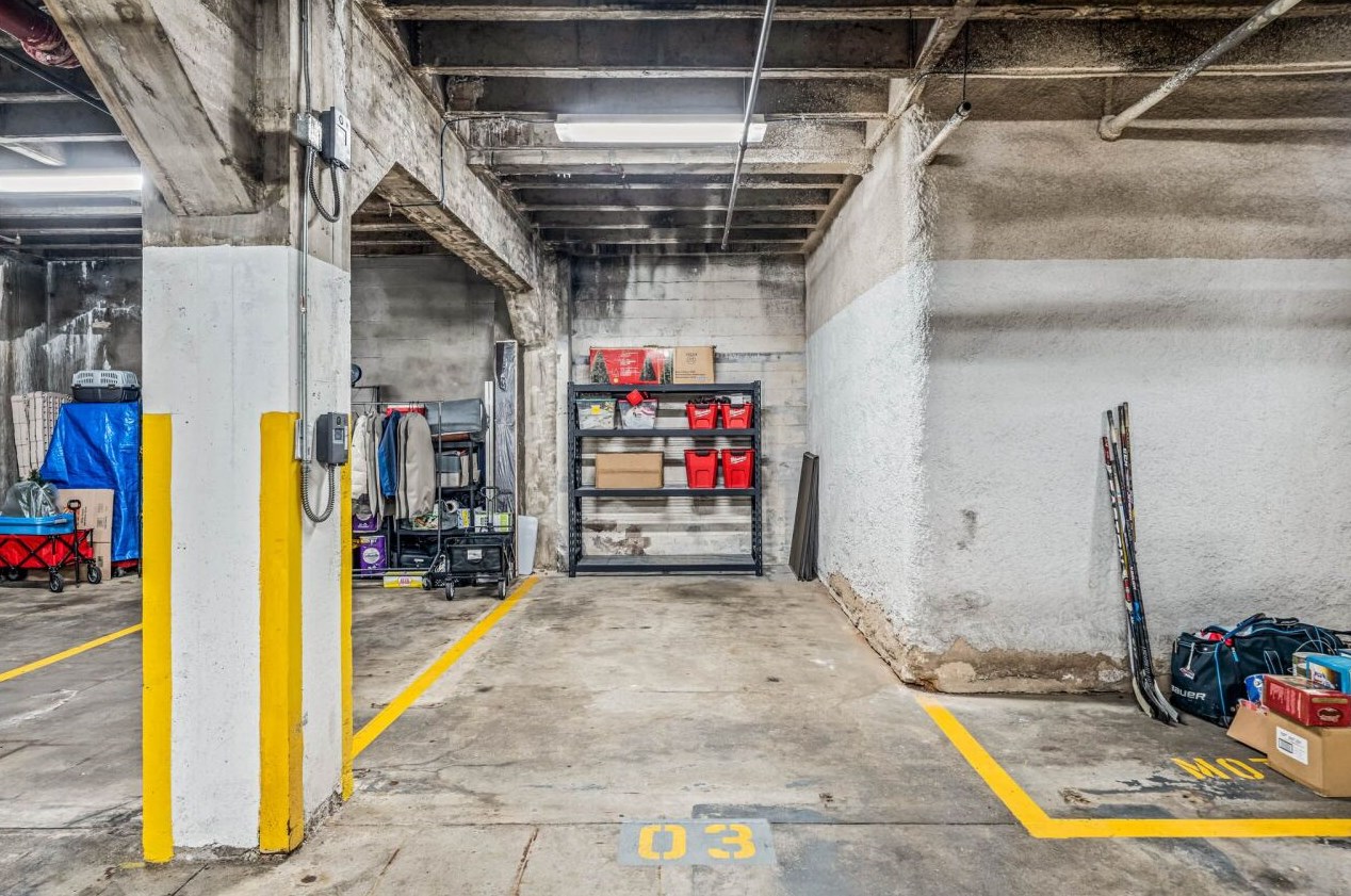 606 Wisconsin Ave, Milwaukee WI  53202-4600 exterior