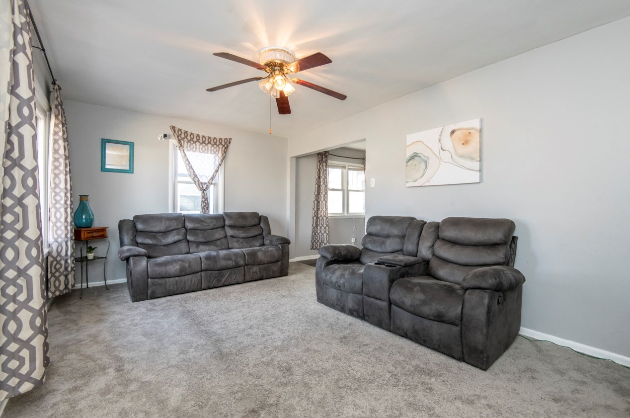 2115 Neil Pl, Milwaukee WI  53209-5027 exterior