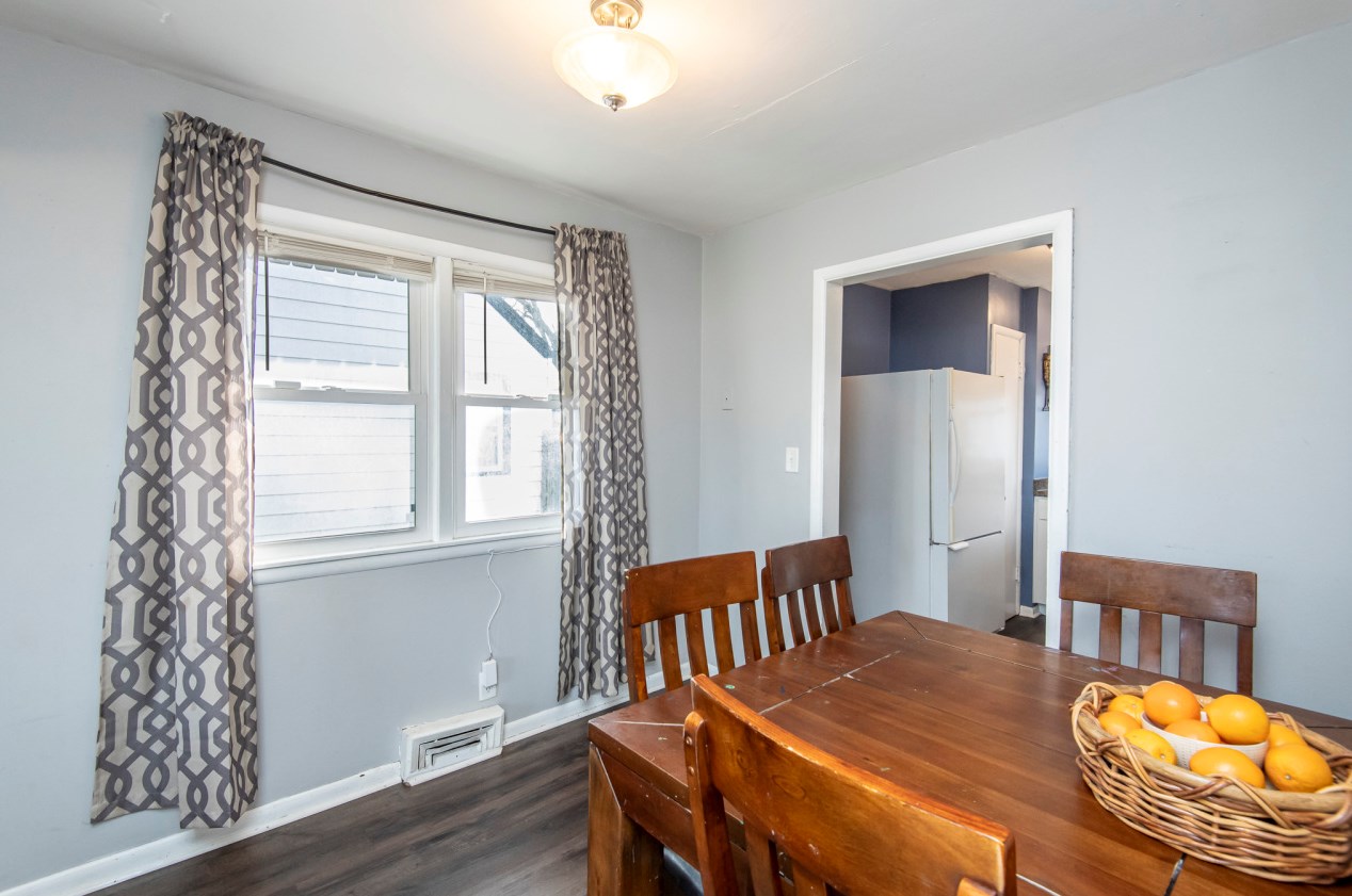 2115 Neil Pl, Milwaukee WI  53209-5027 exterior