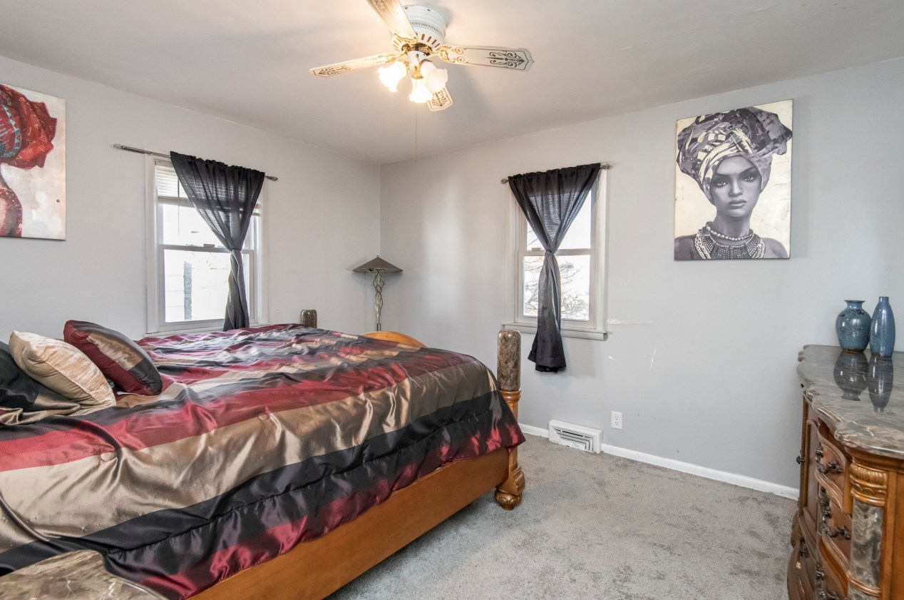 2115 Neil Pl, Milwaukee WI  53209-5027 exterior
