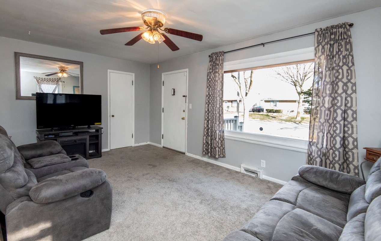 2115 Neil Pl, Milwaukee WI  53209-5027 exterior