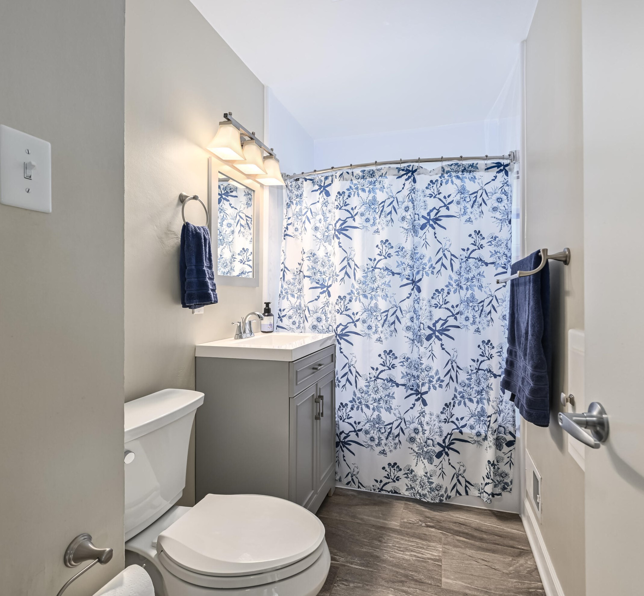 7900 Melvina St, Milwaukee WI  53222-2938 exterior