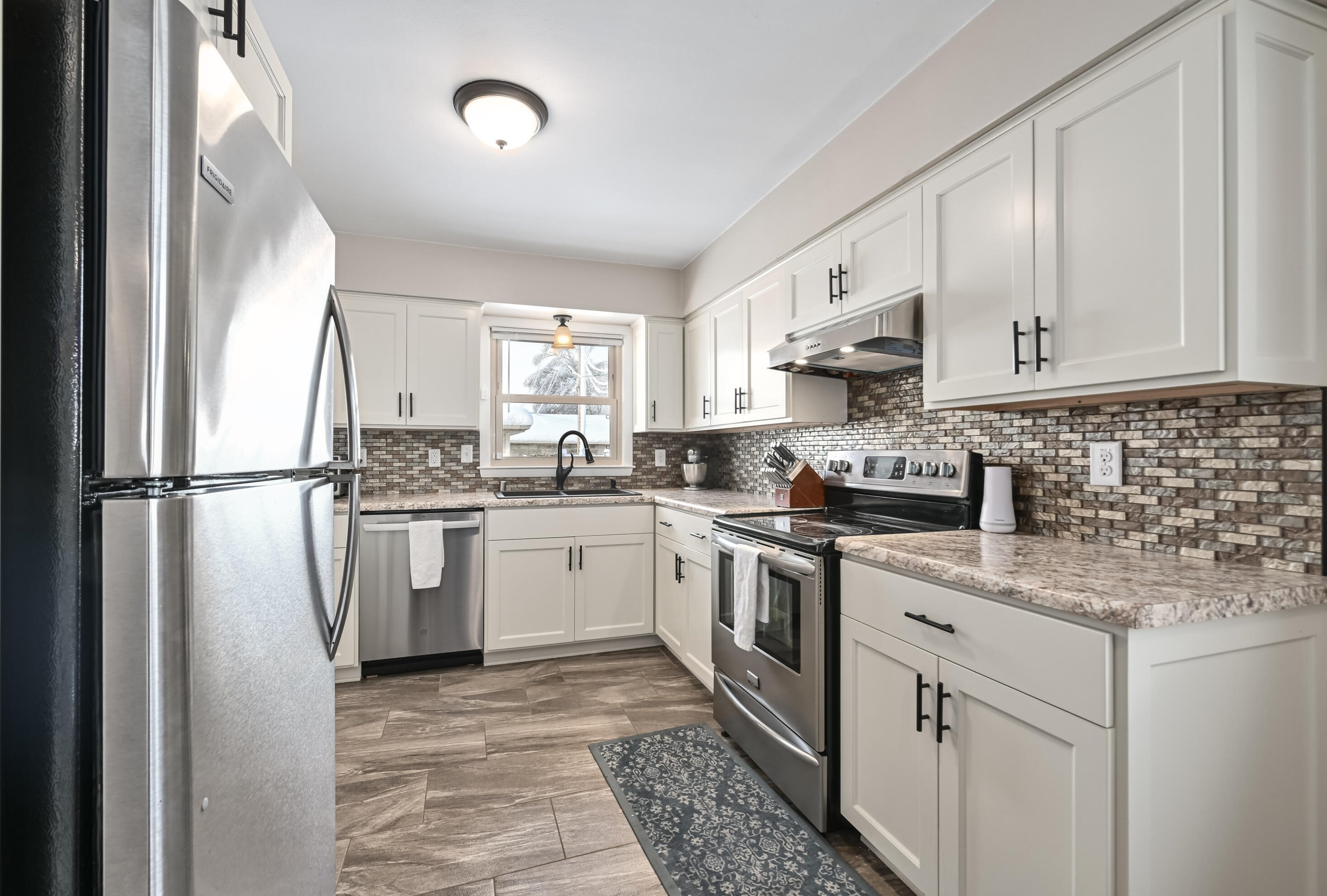 7900 Melvina St, Milwaukee WI  53222-2938 exterior