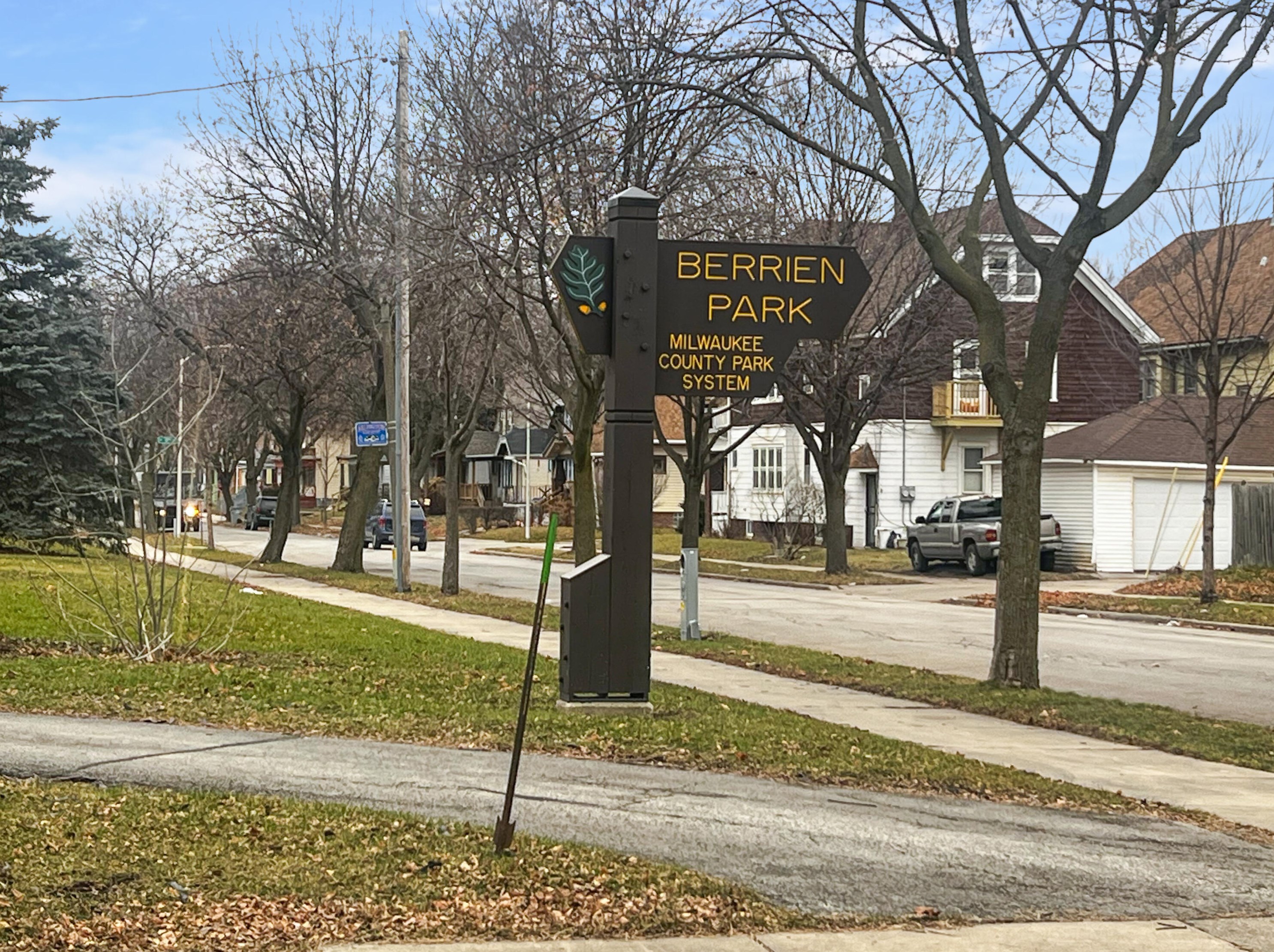 3648 16 St, Milwaukee WI 53221-1620 exterior