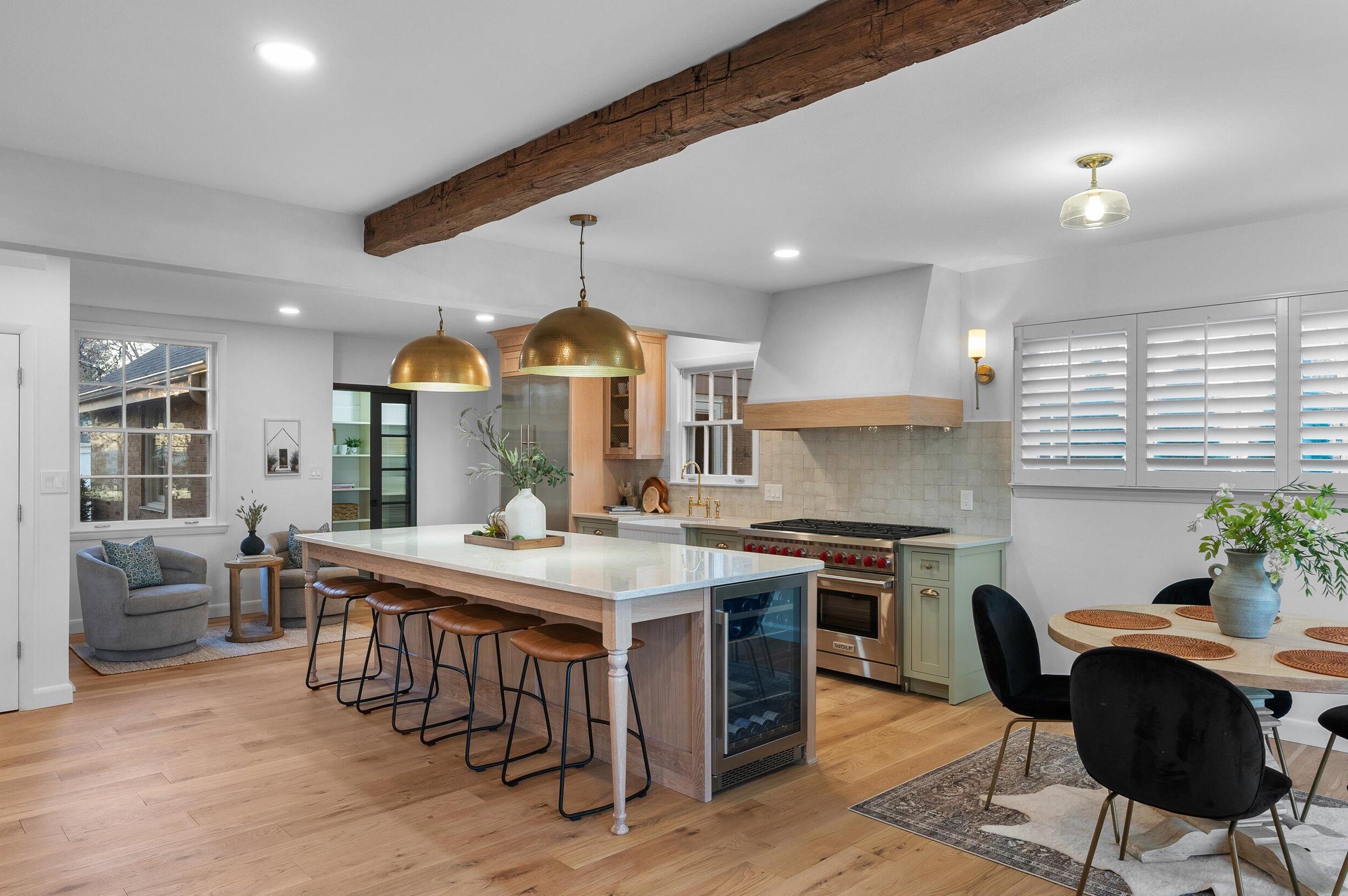 4150 Lake Dr, Milwaukee WI  53211-1719 exterior