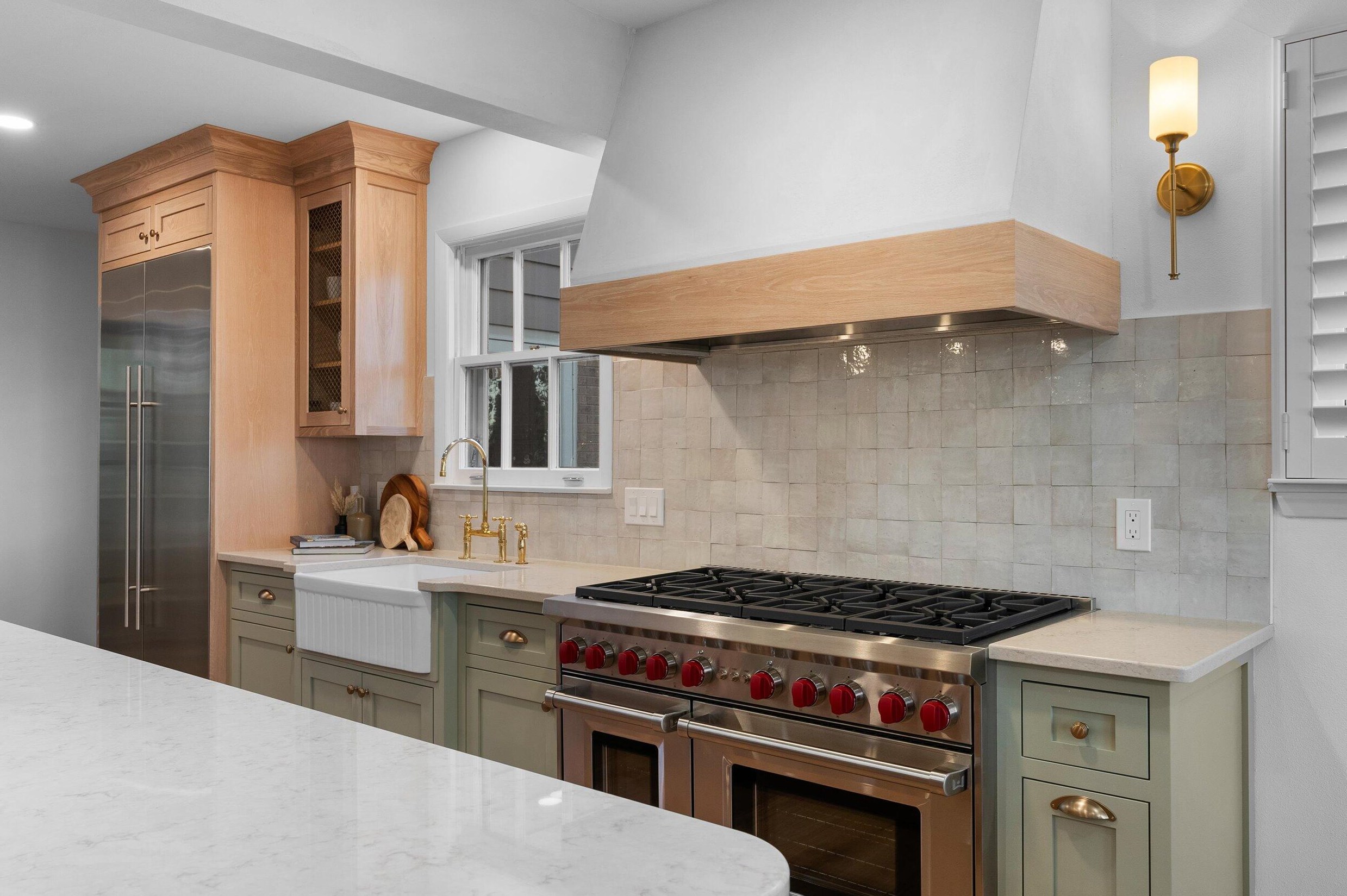 4150 Lake Dr, Milwaukee WI  53211-1719 exterior