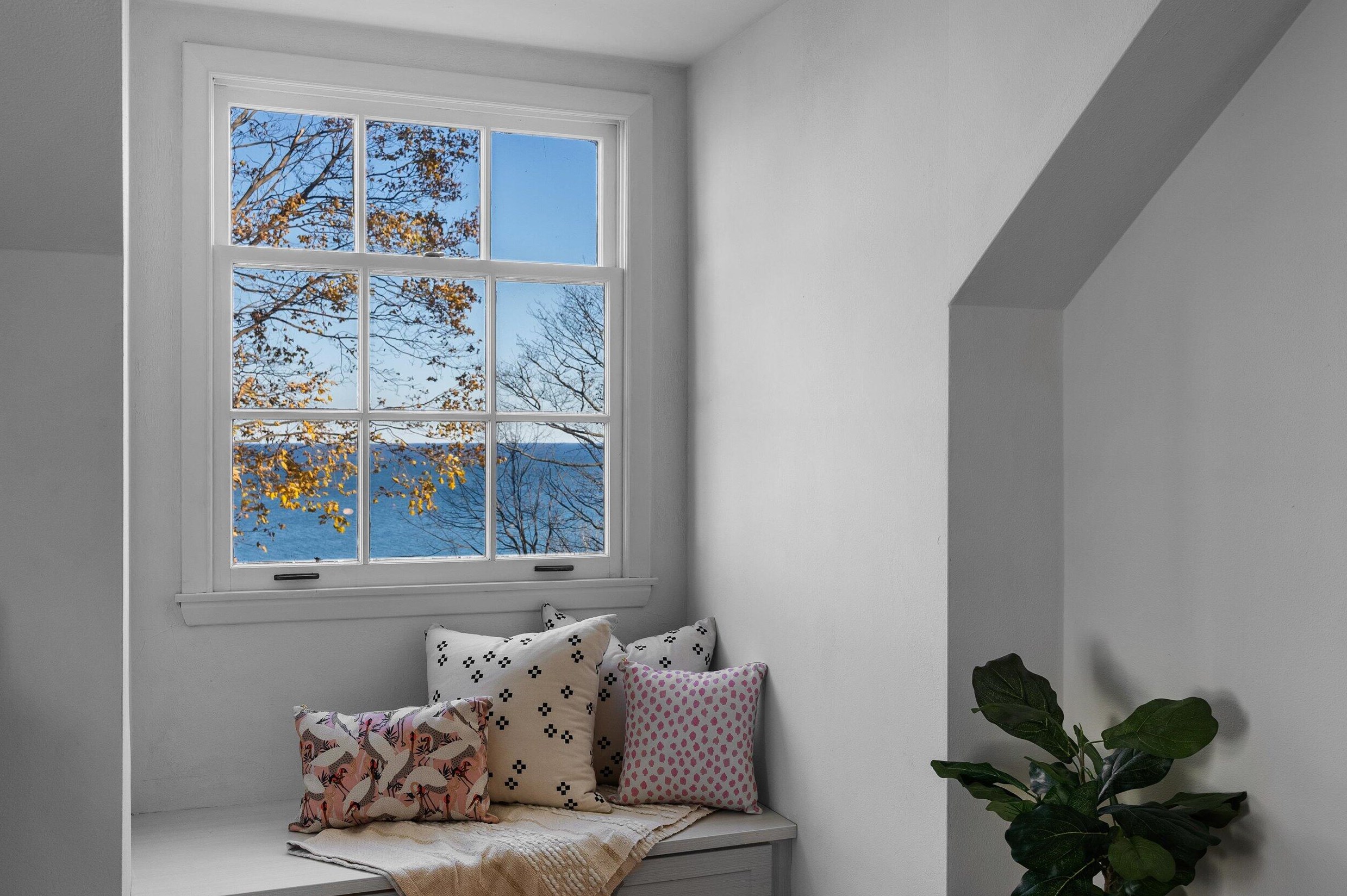 4150 Lake Dr, Milwaukee WI  53211-1719 exterior