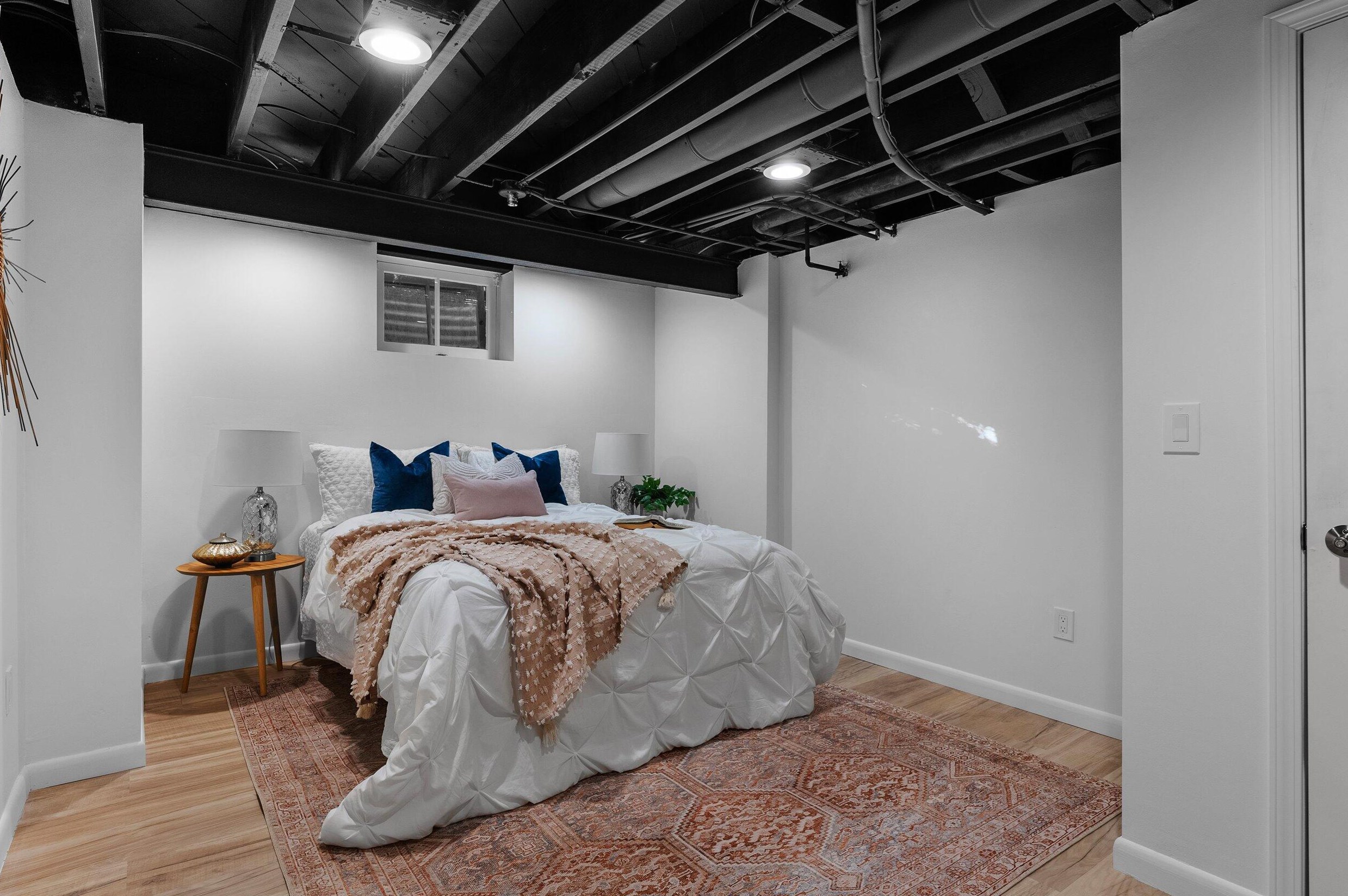 4150 Lake Dr, Milwaukee WI  53211-1719 exterior