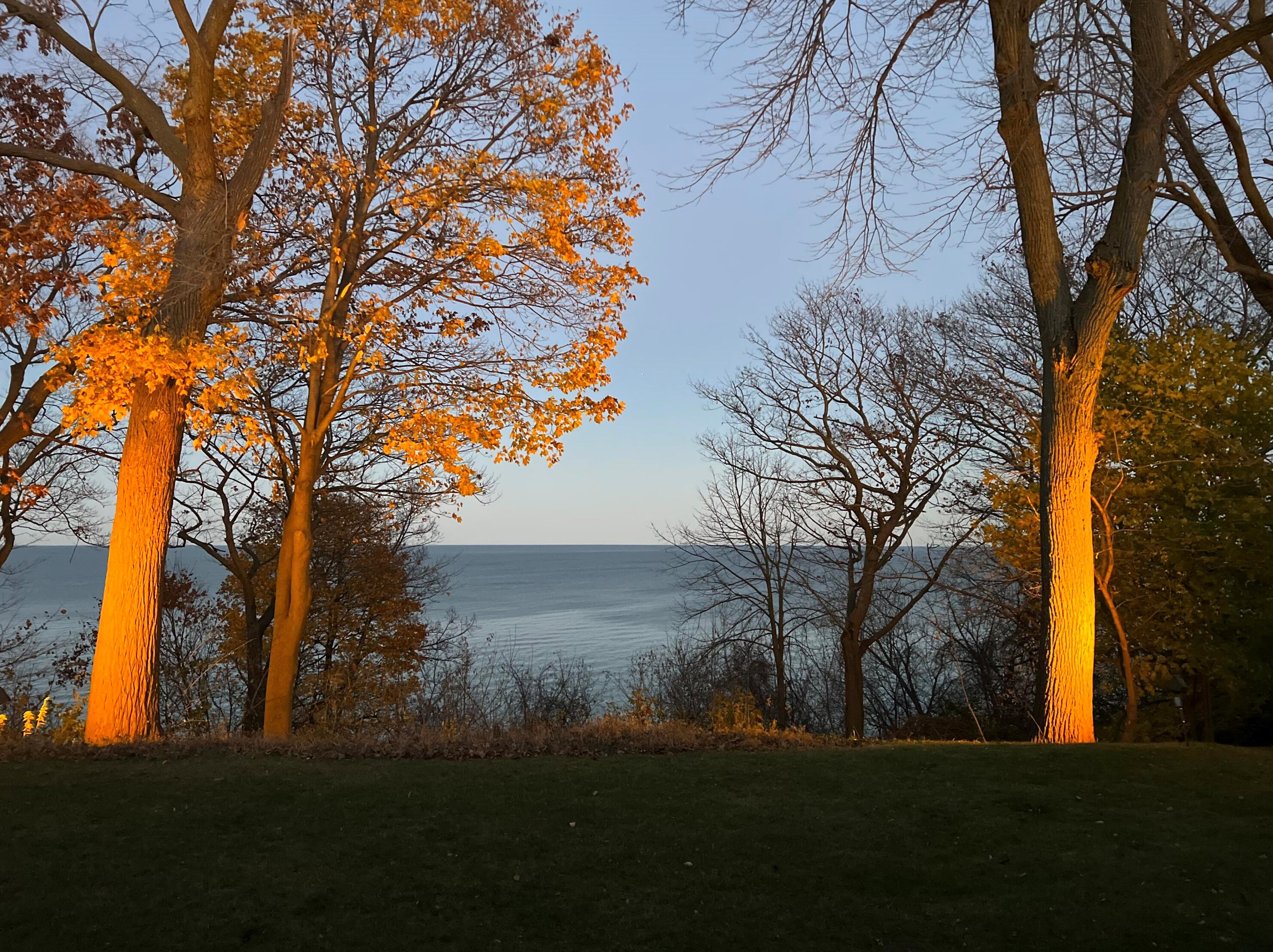 4150 Lake Dr, Milwaukee WI  53211-1719 exterior