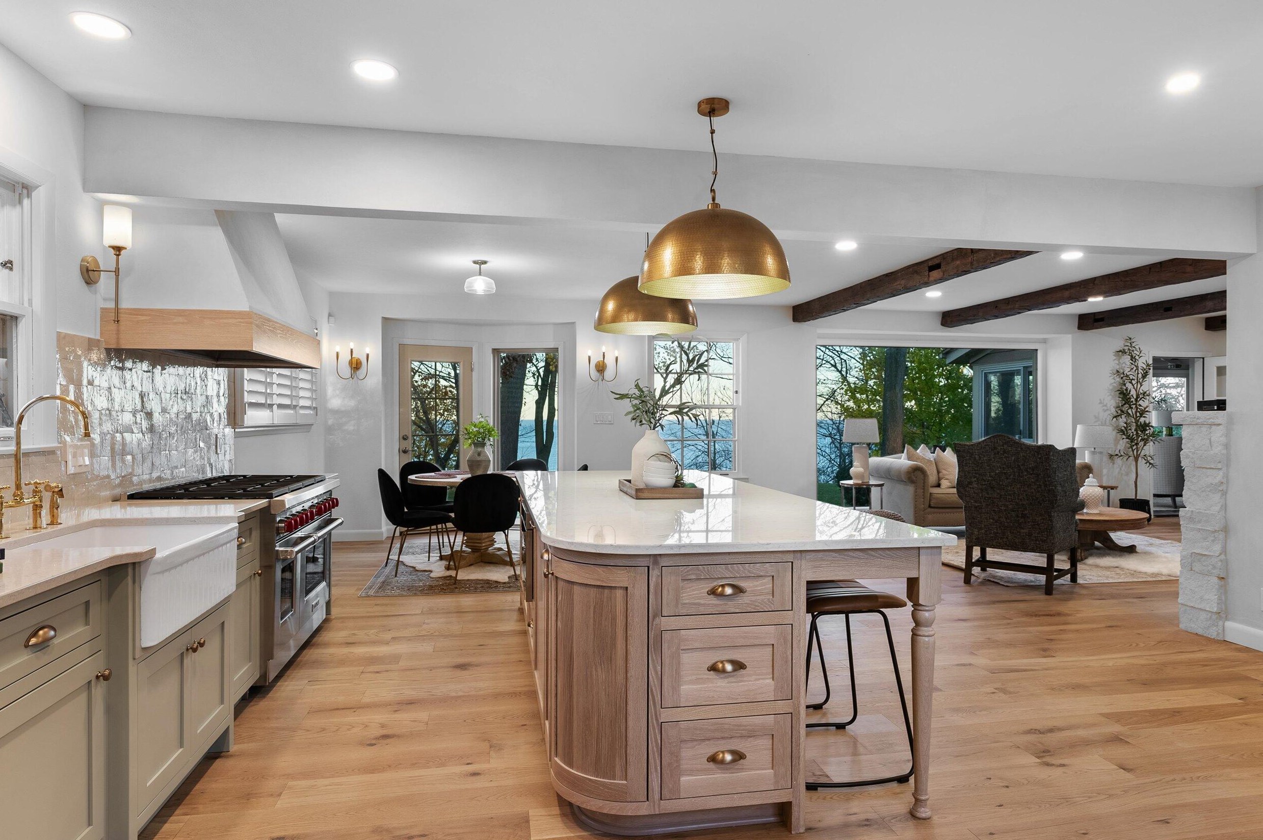 4150 Lake Dr, Milwaukee WI  53211-1719 exterior