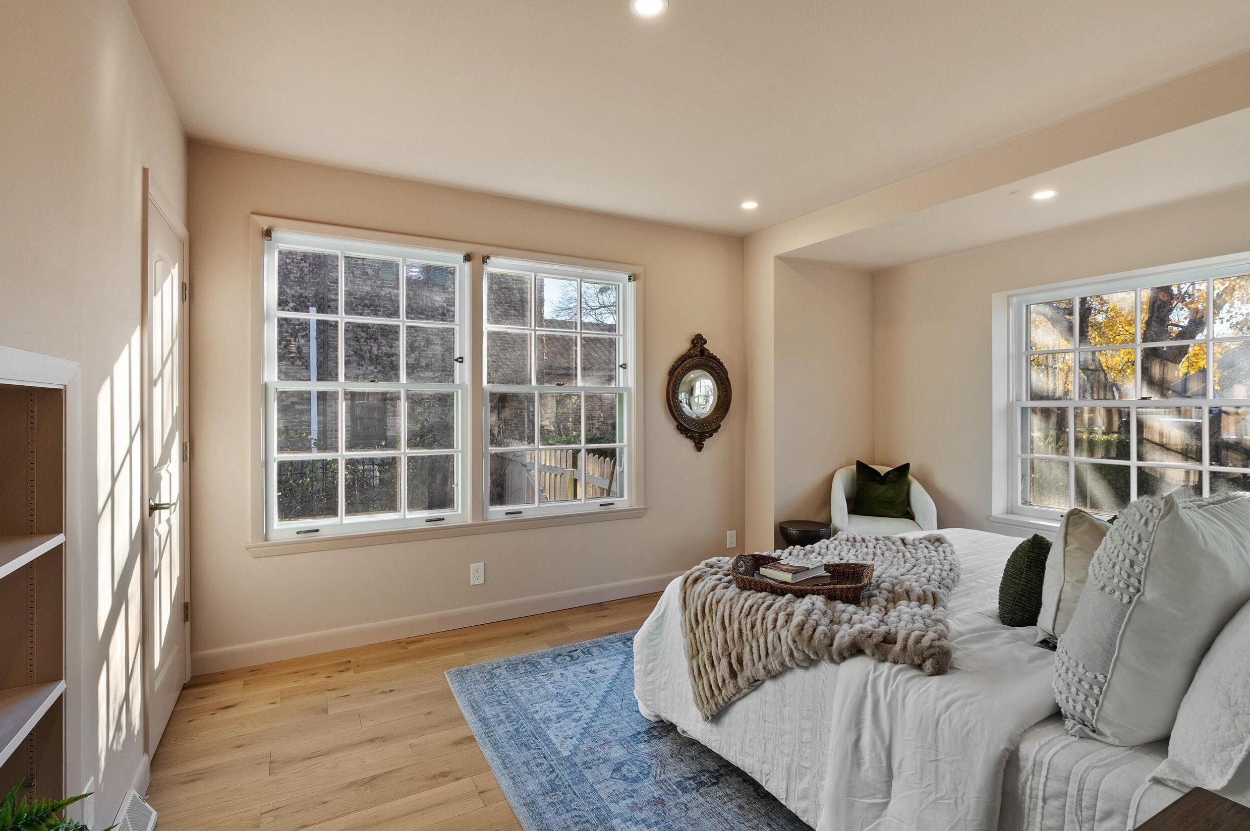 4150 Lake Dr, Milwaukee WI  53211-1719 exterior