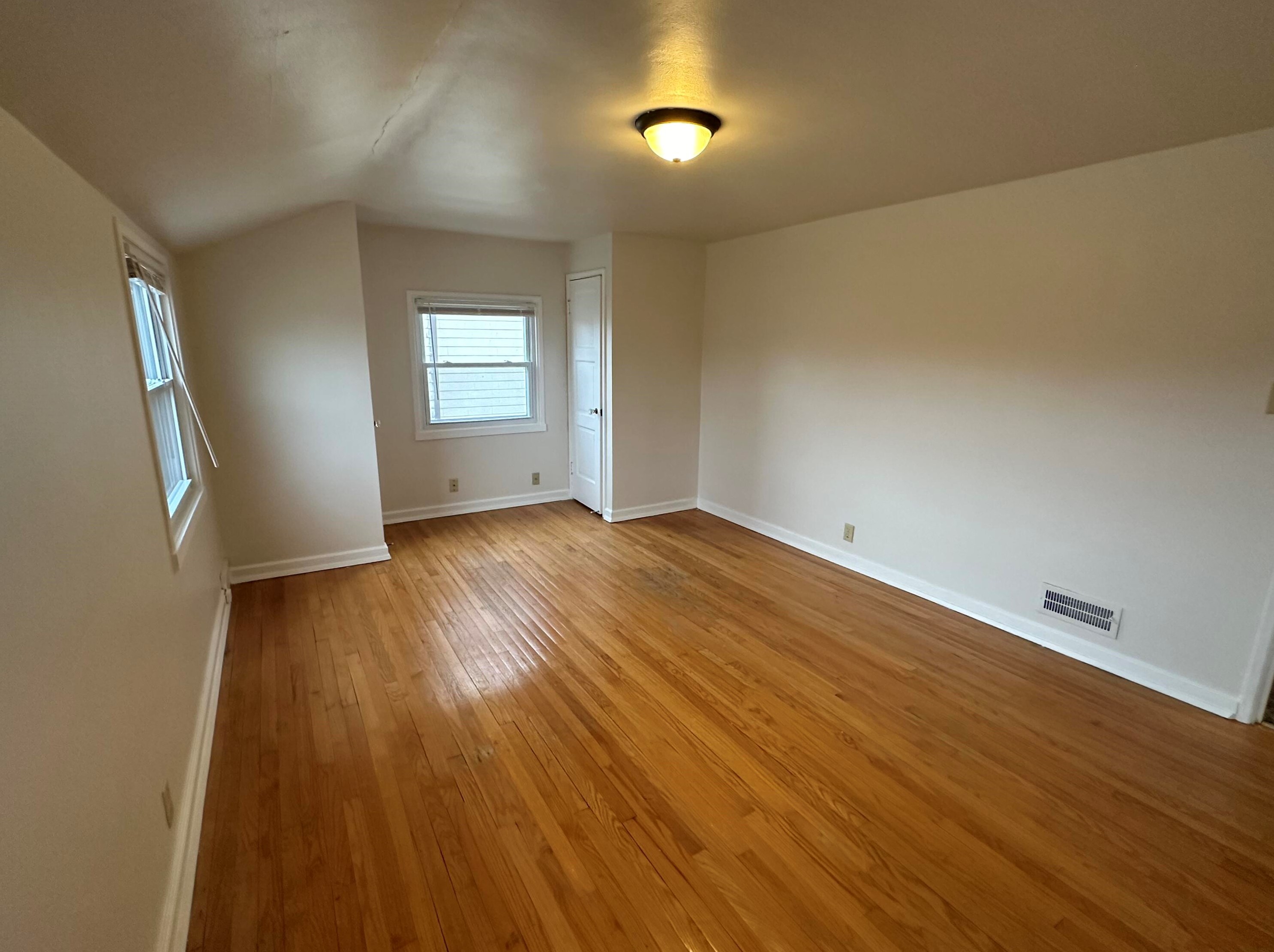 2667 60, Milwaukee WI 53218-2040 exterior