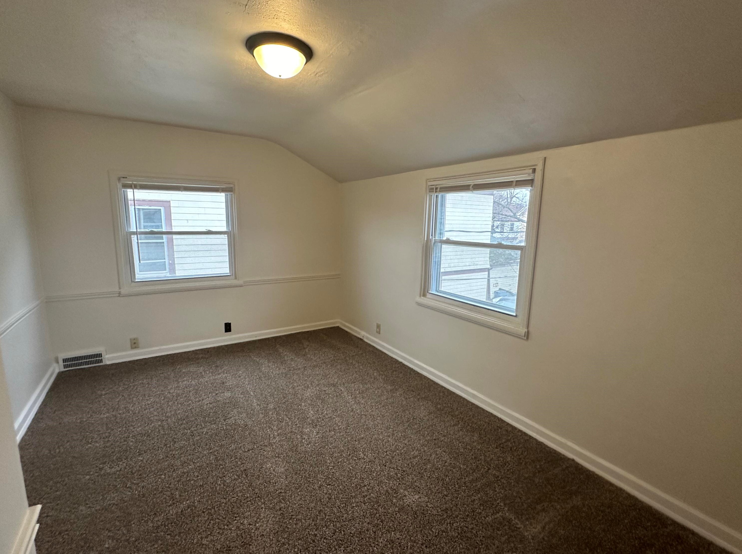 2667 60, Milwaukee WI 53218-2040 exterior