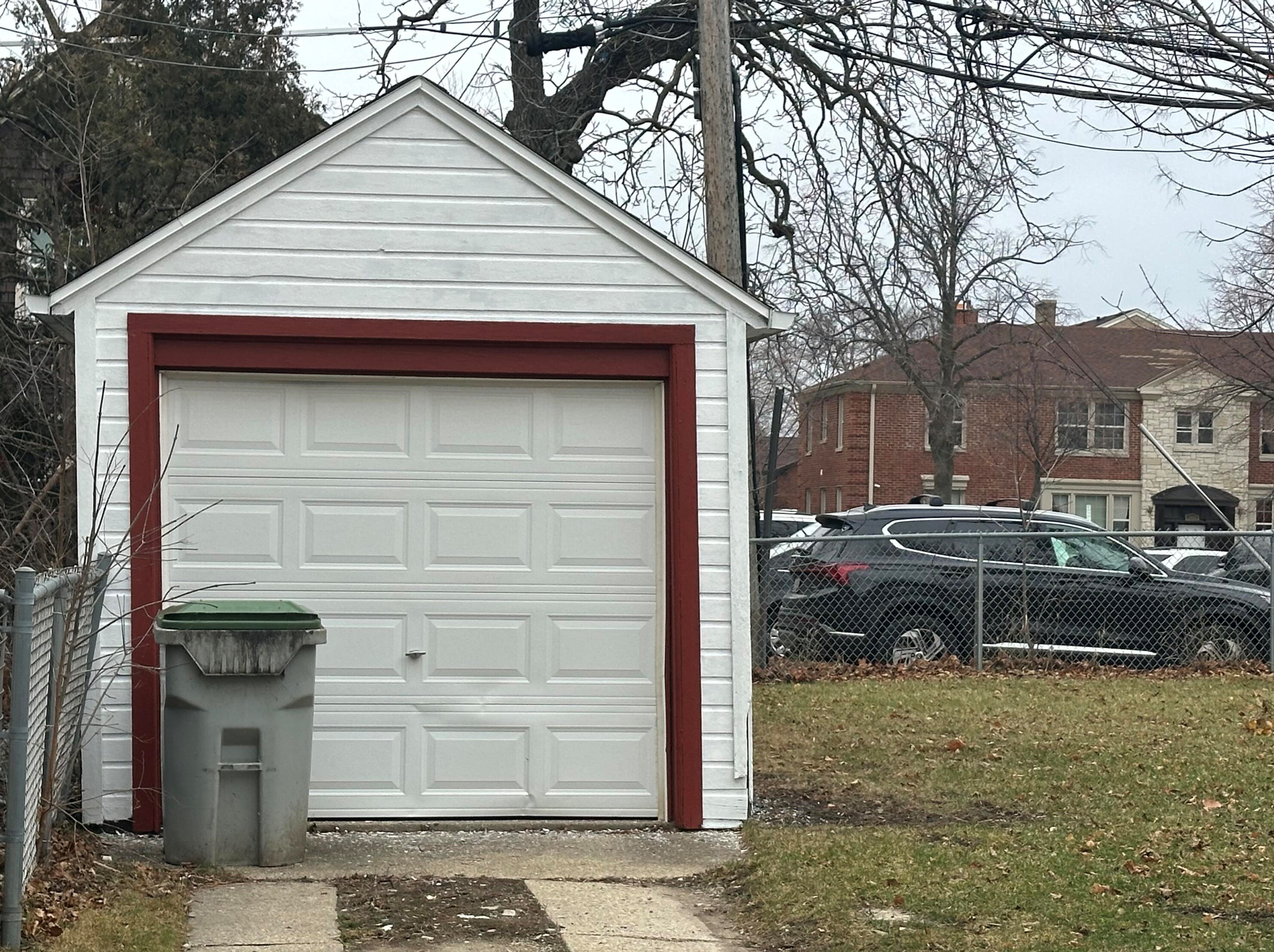 2667 60, Milwaukee WI 53218-2040 exterior