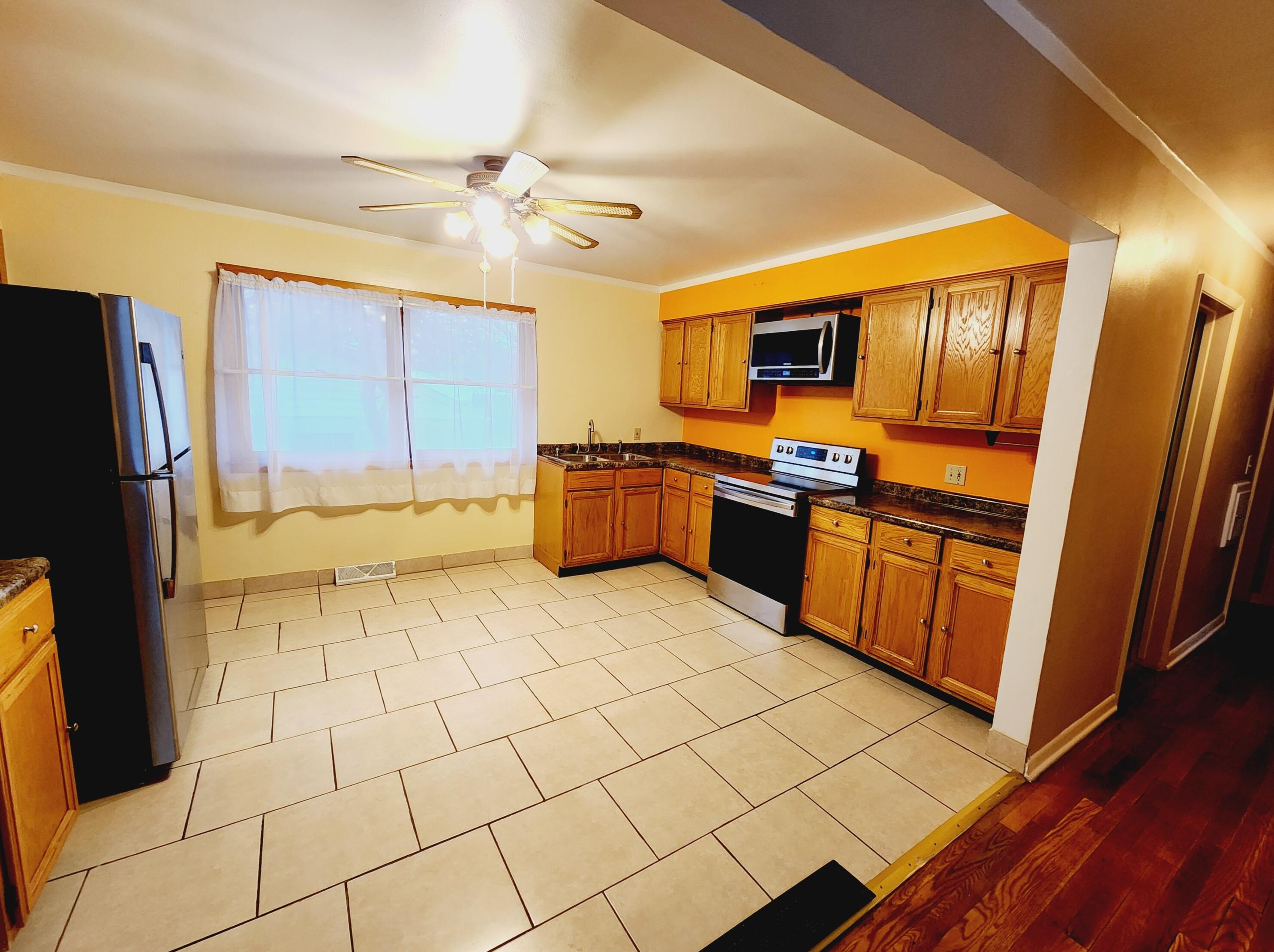 3243 Lunham Ave, Cudahy WI 53110-1029 exterior