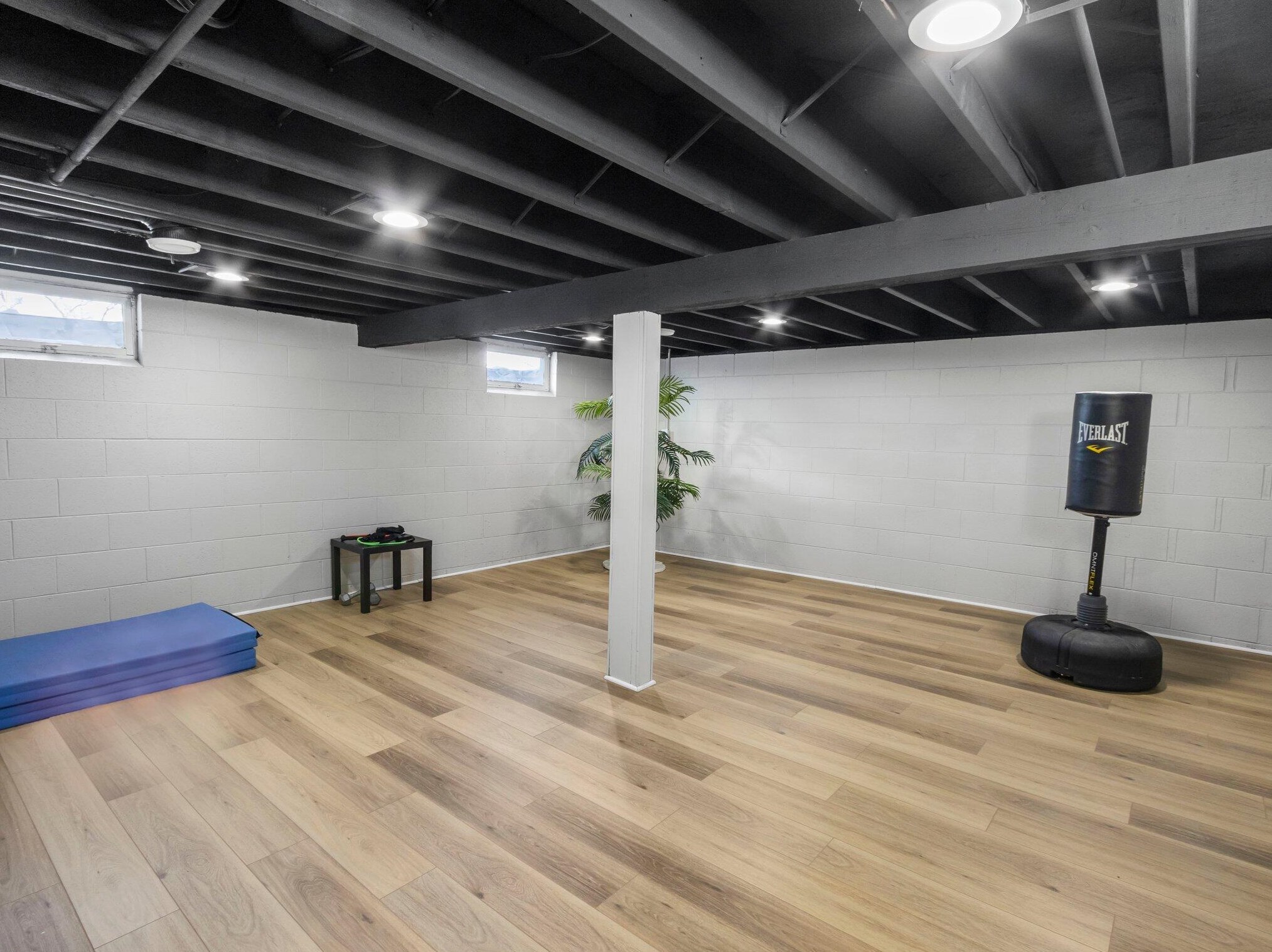 525 Lincoln Ave, Hartford WI  53027-2216 exterior