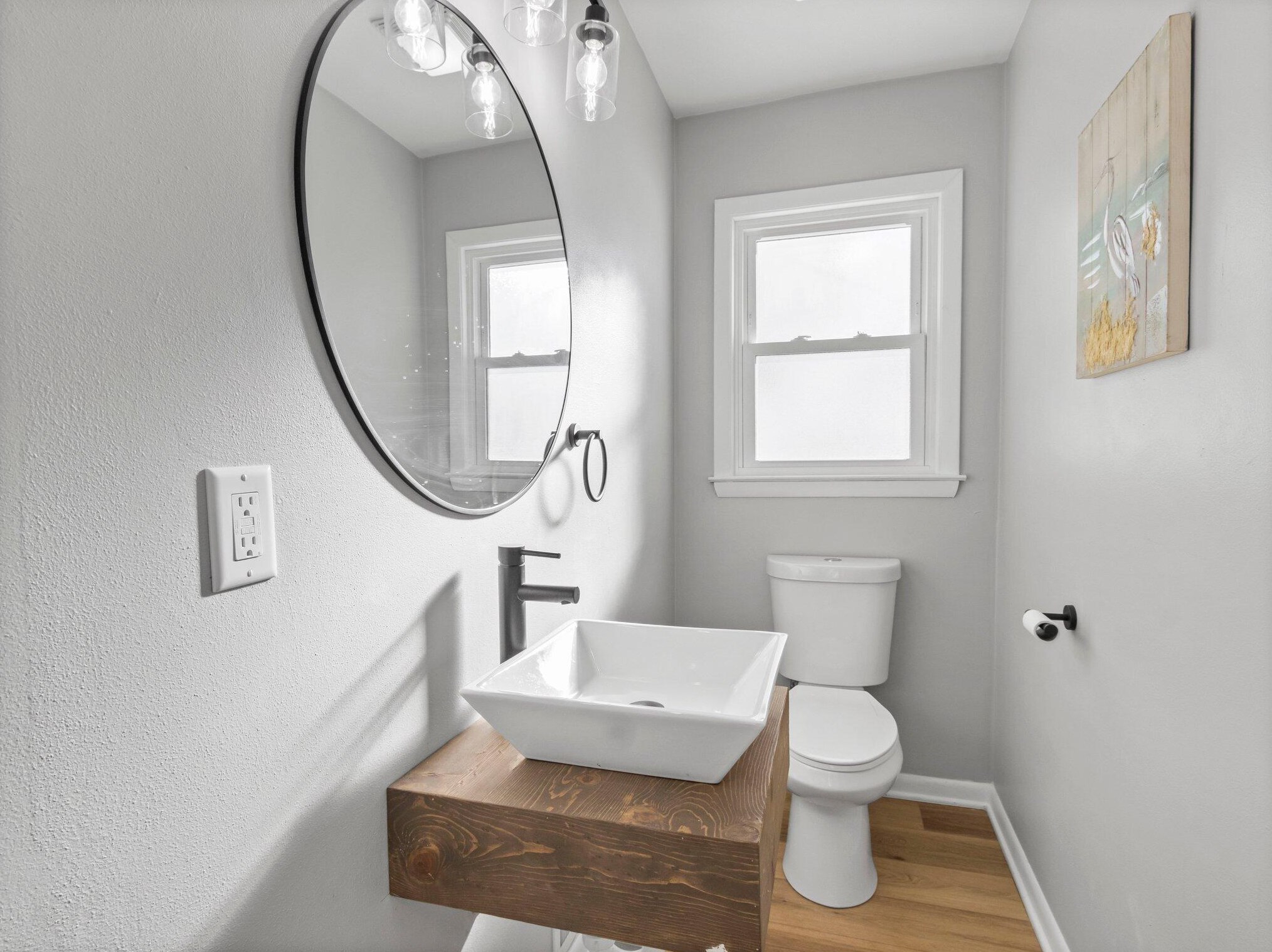 525 Lincoln Ave, Hartford WI  53027-2216 exterior