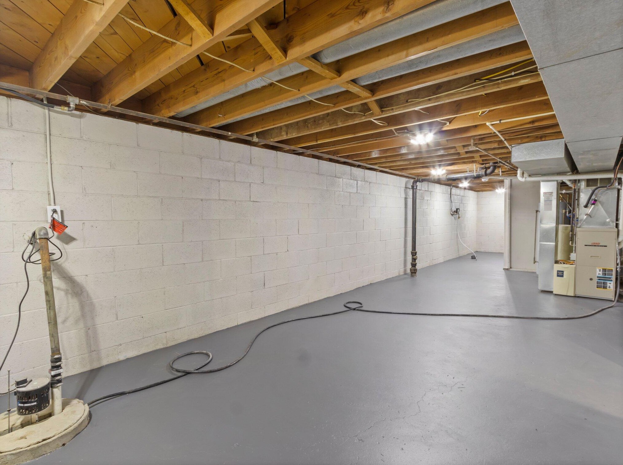 525 Lincoln Ave, Hartford WI  53027-2216 exterior