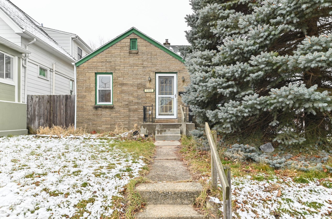3301 9th St, Milwaukee WI  53215-5109 exterior