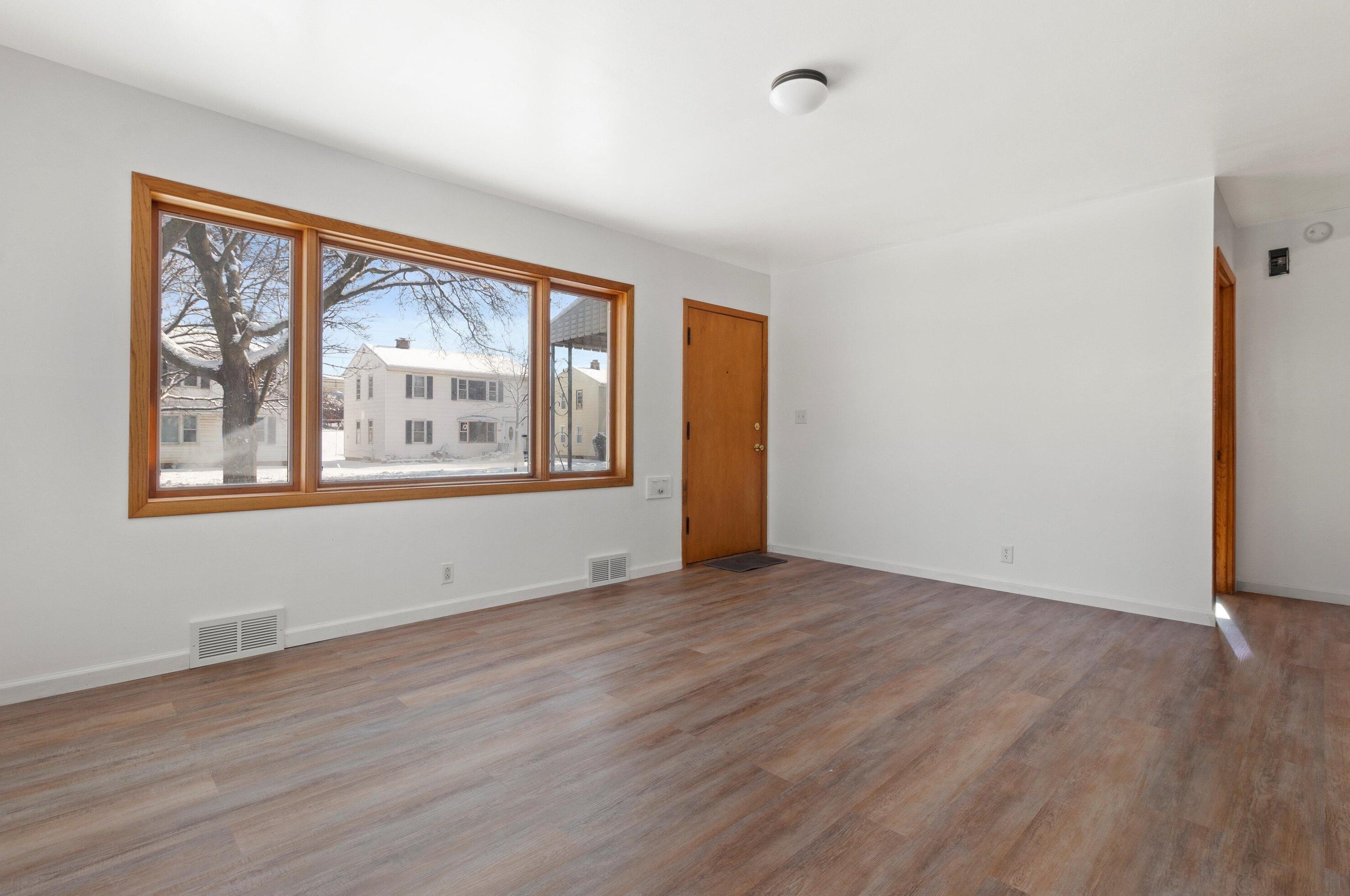 3521 22nd St, Milwaukee WI  53221-1403 exterior